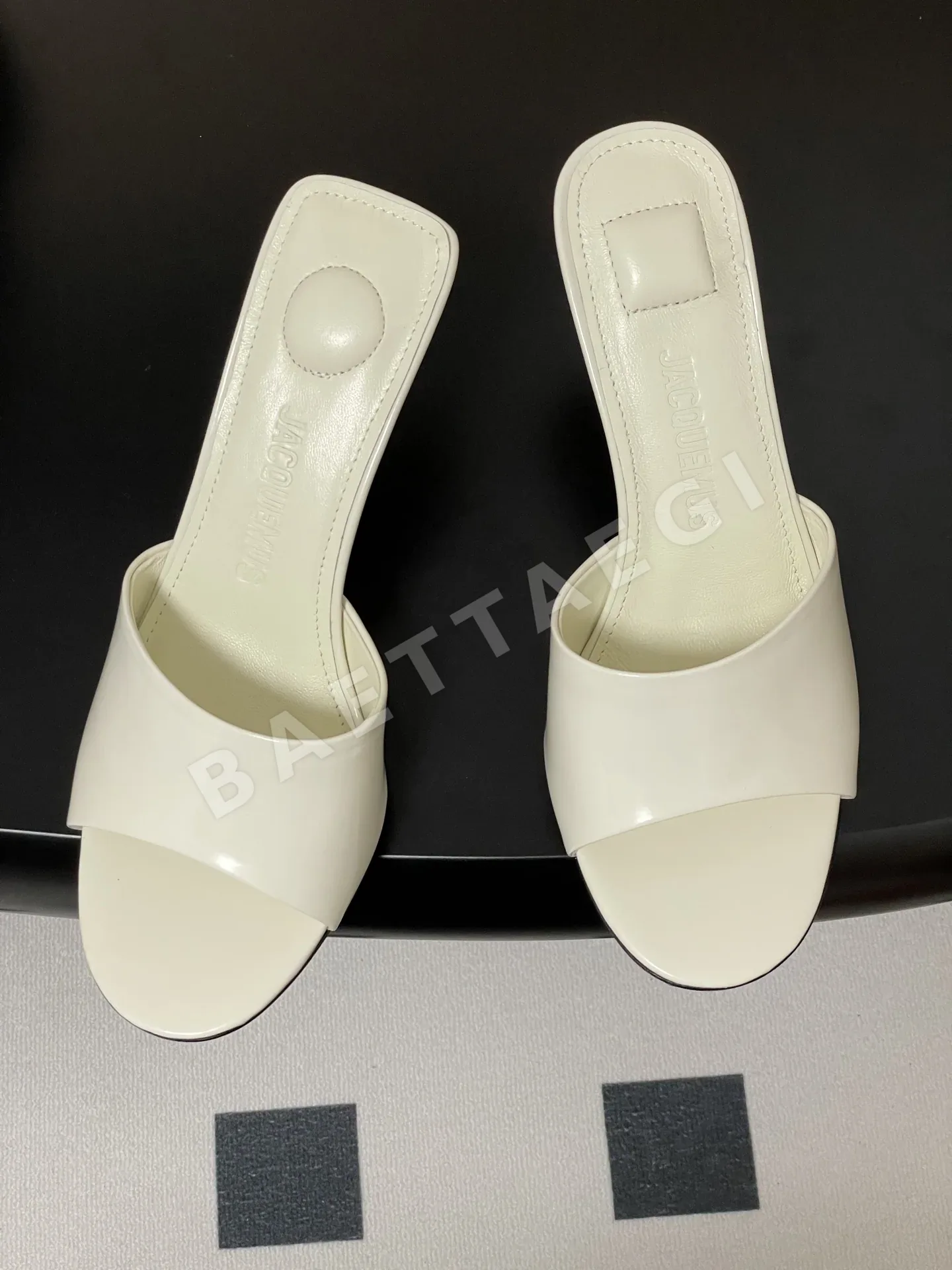 자크뮈스 스트랩 스틸레토 힐 상세 이미지 2