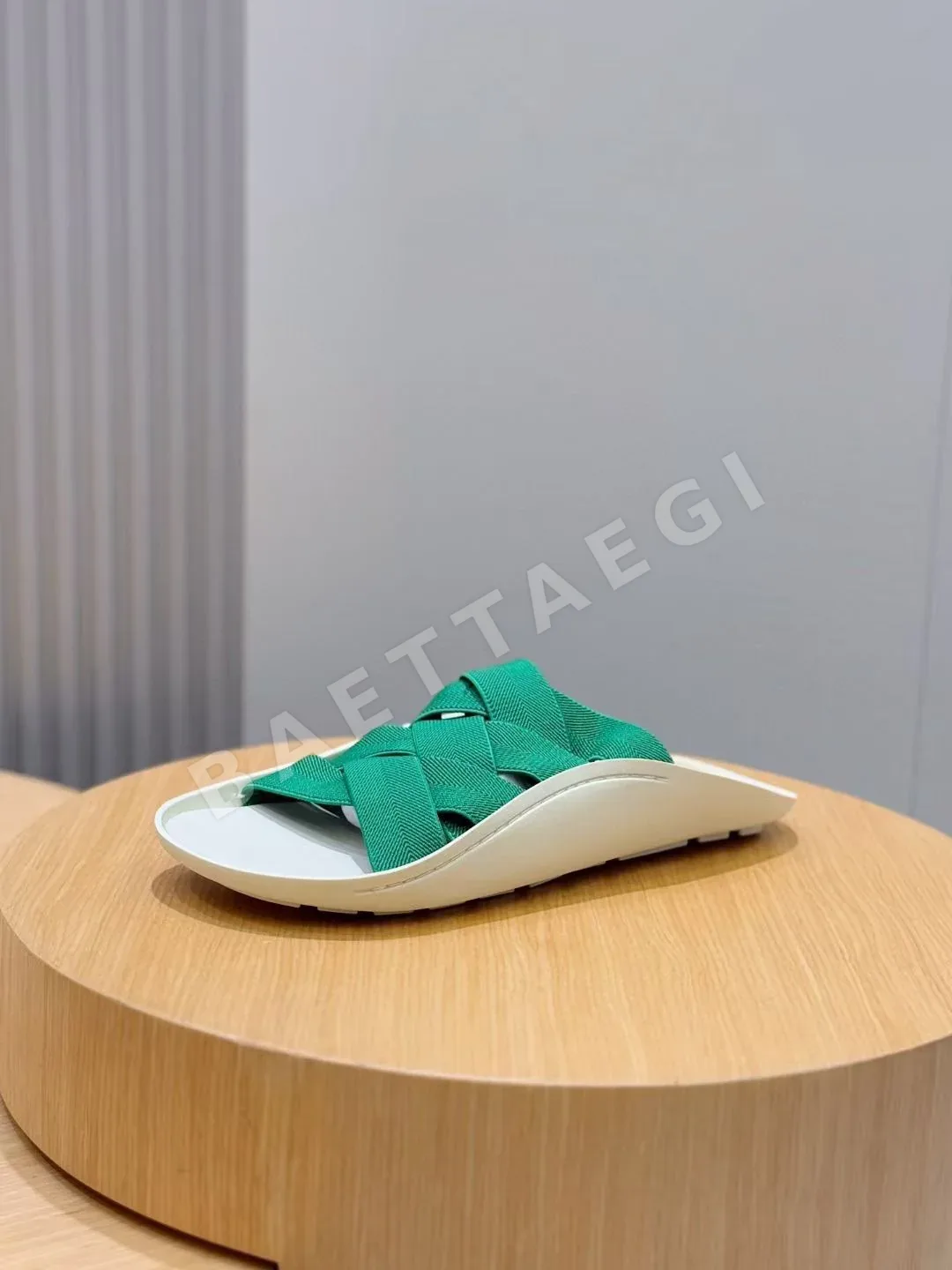 보테가베네타 웨이브 인트레치아토 뮬 샌들 상세 이미지 5