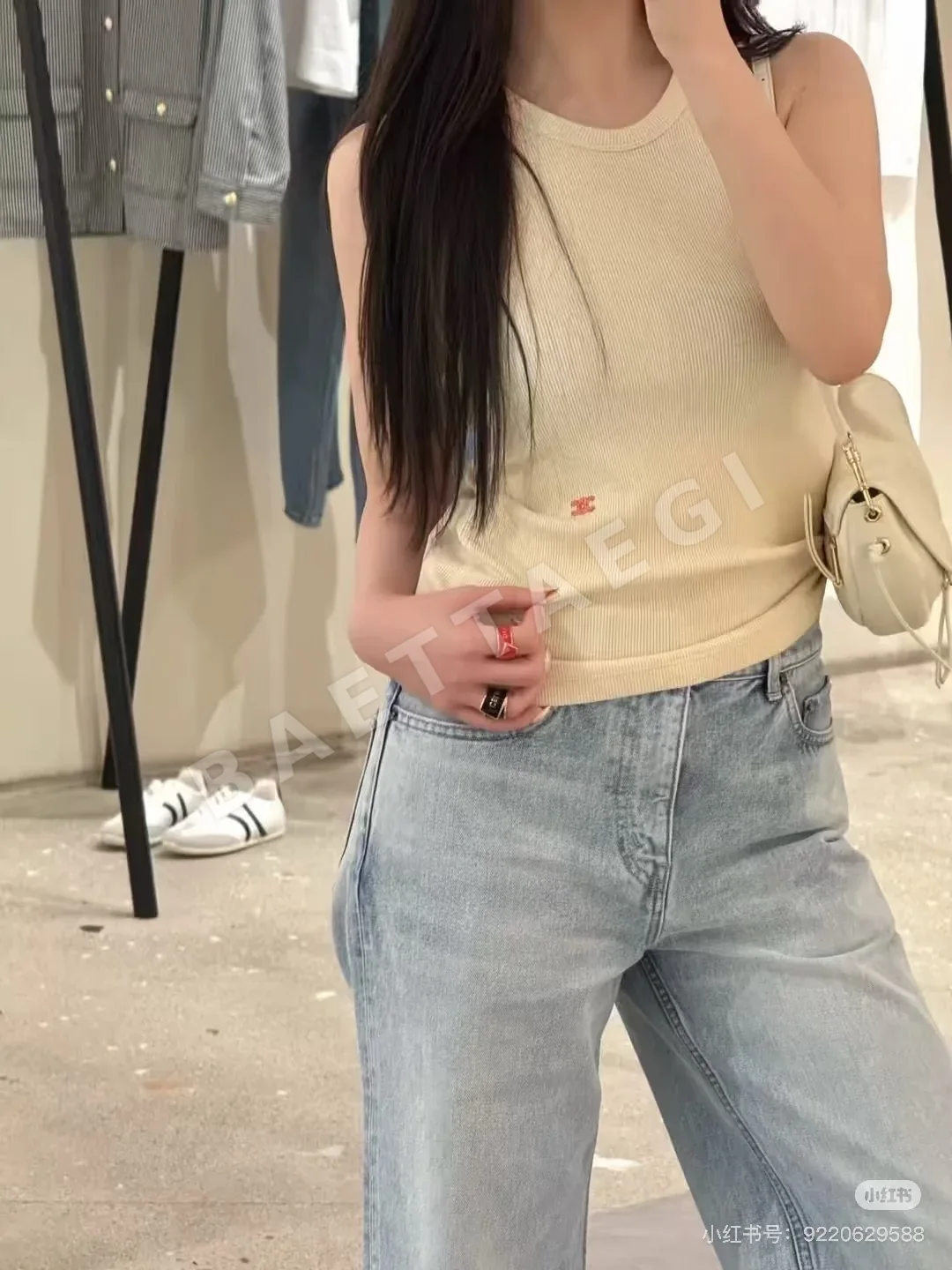 셀린느 개선문 로고 자수 크루넥 민소매 베스트 상세 이미지 5