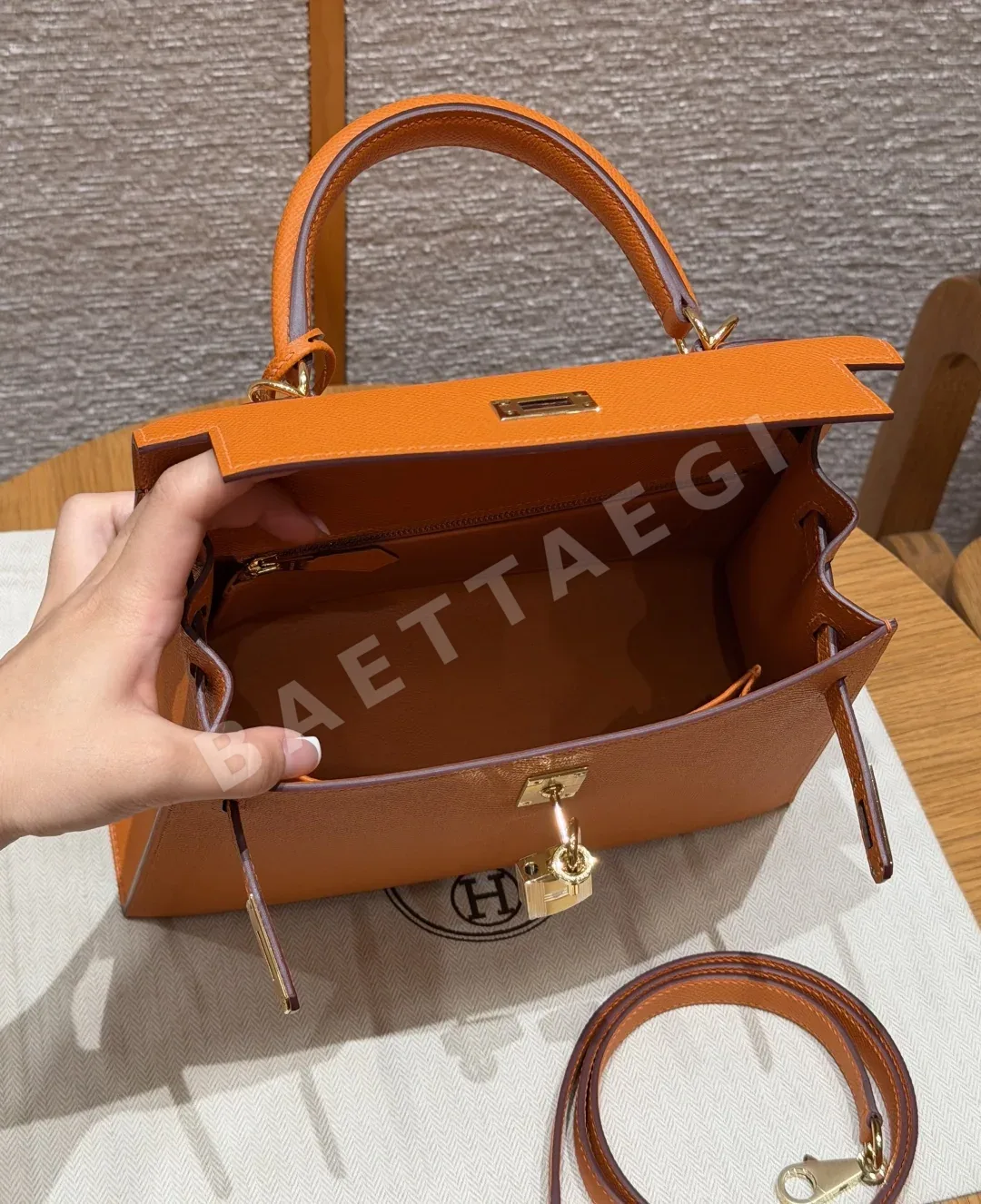 에르메스 켈리 25 오렌지 가방 상세 이미지 6