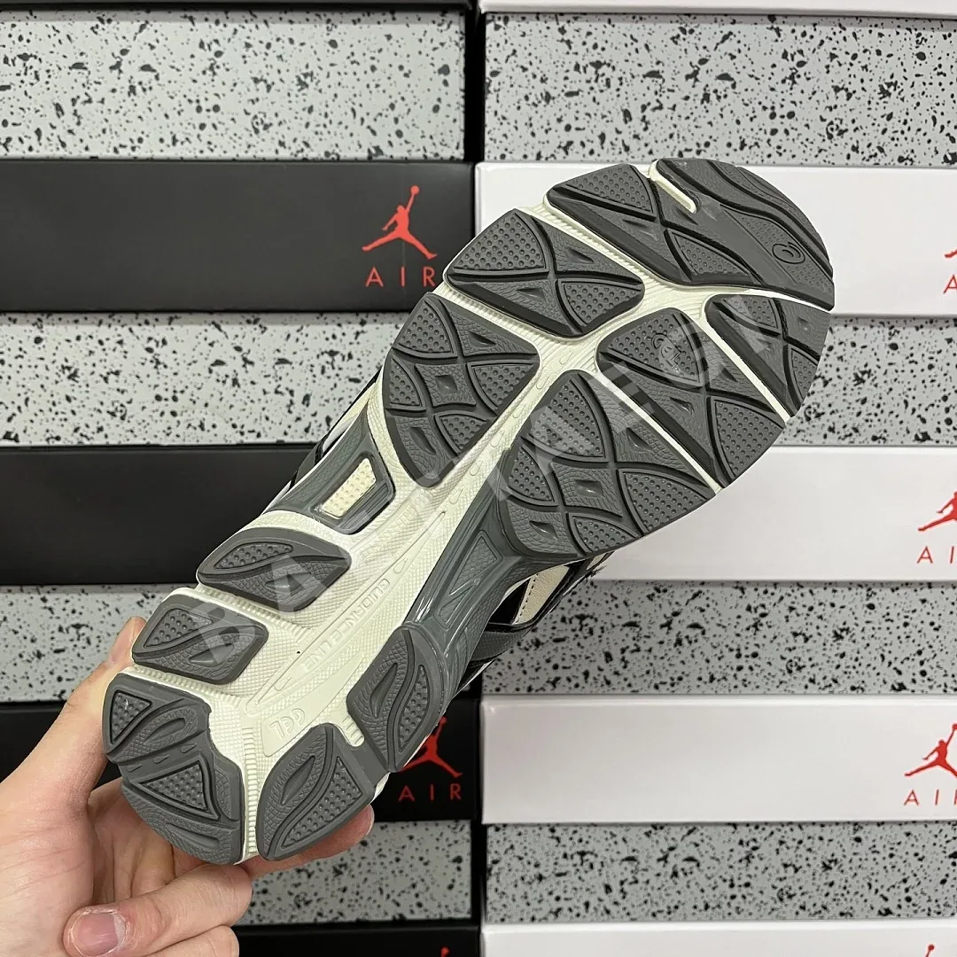 아식스 [M] 젤 NYC 2055 1203A542-200 200498 Asics Gel-NYC 2055 Pale Oak Truffle Grey 상세 이미지 7