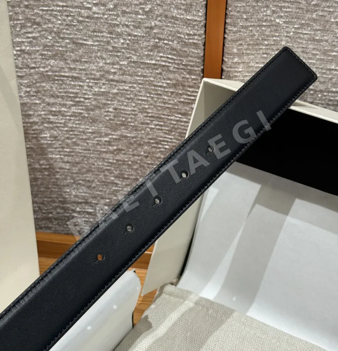 로에베 아나그램 양면 가죽 벨트 상세 이미지 8