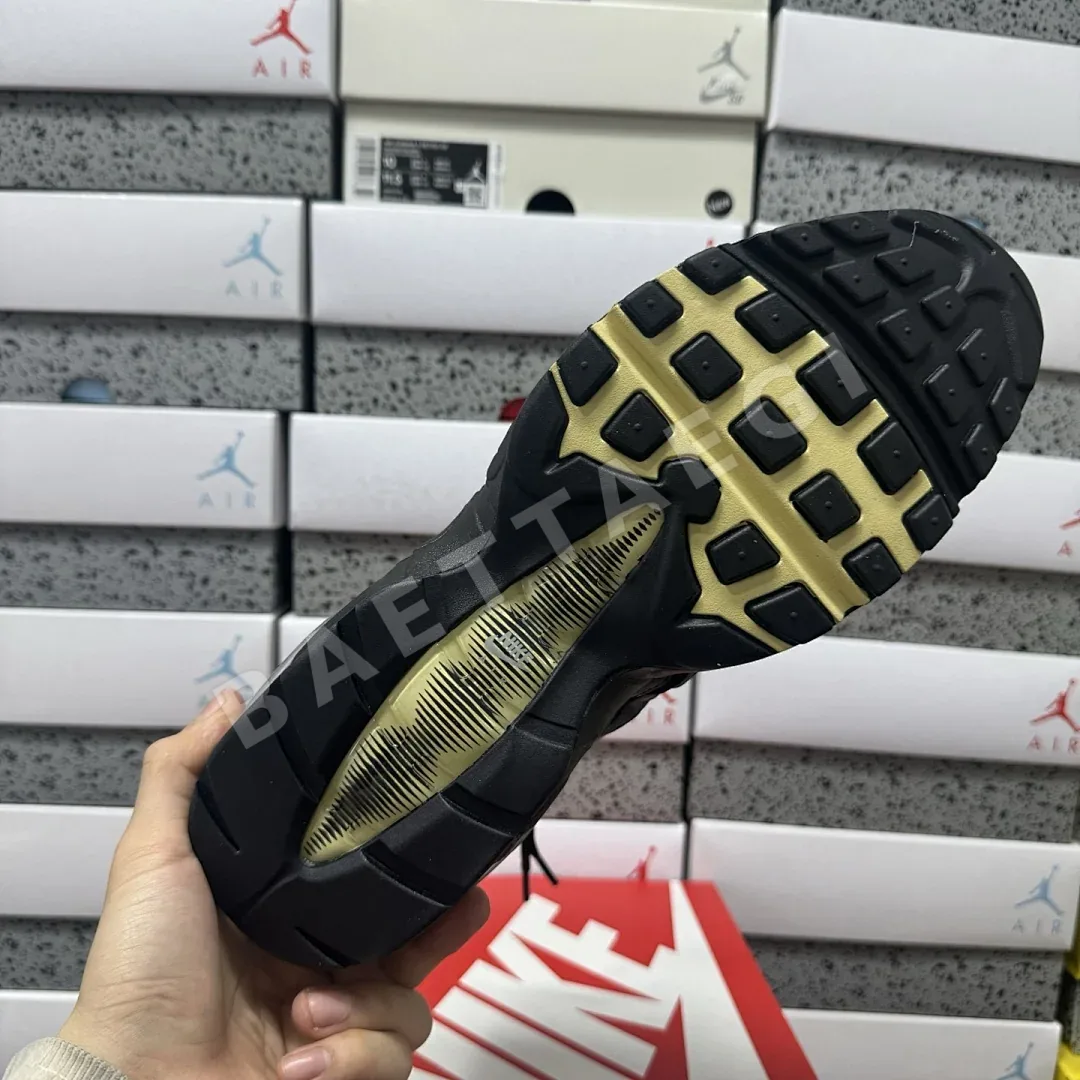 나이키 [XY] 에어 맥스 95 OG IB7682-002 201331 Nike Air Max 95 OG Big Bubble Batman 상세 이미지 4