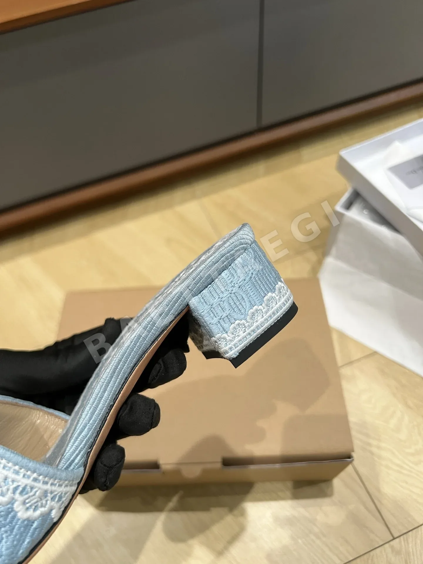 디올 자수 자카드 샌들 상세 이미지 8