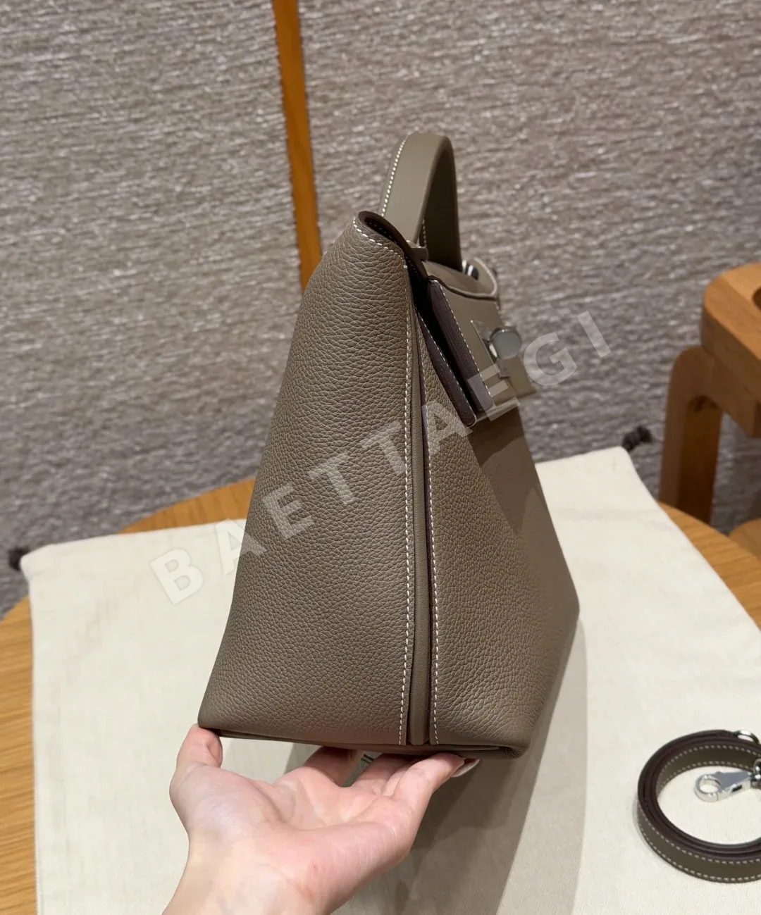 에르메스 켈리 엘리펀트 그레이 가죽 가방 상세 이미지 2
