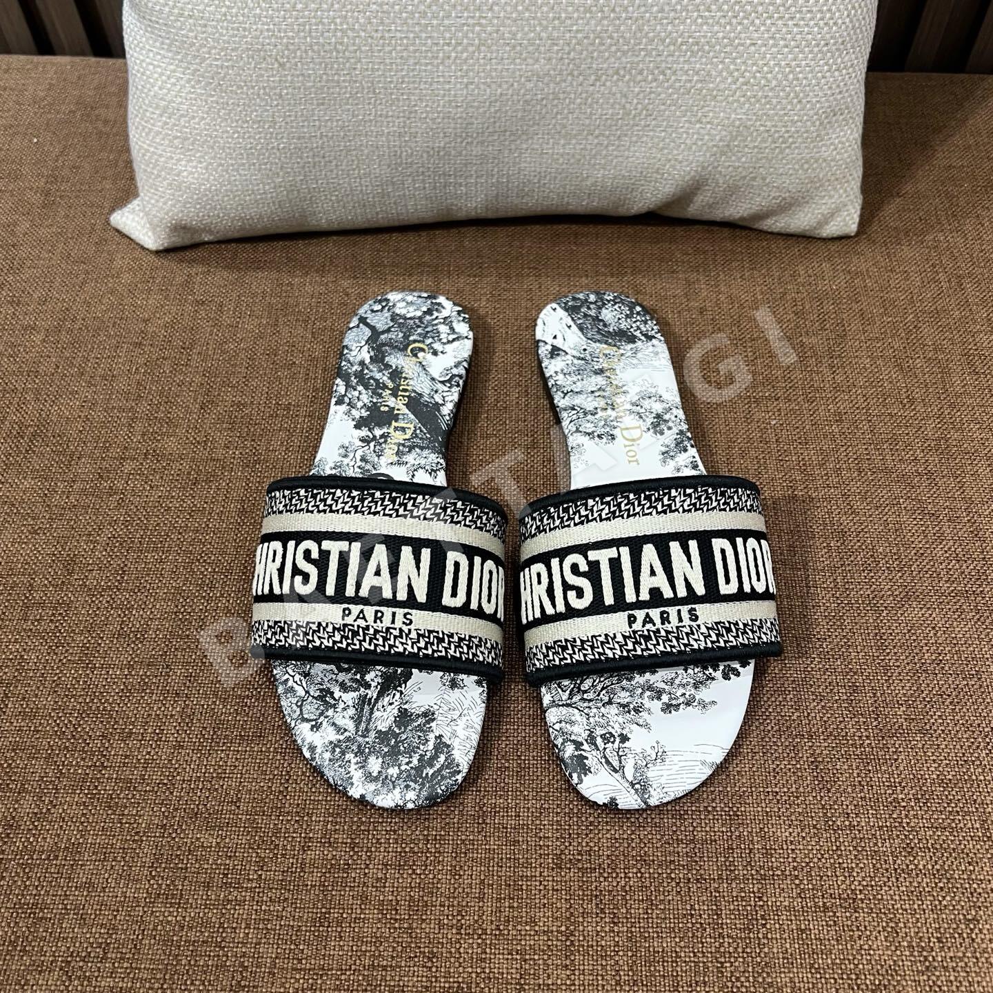 디올 자수 캔버스 샌들 상세 이미지 3