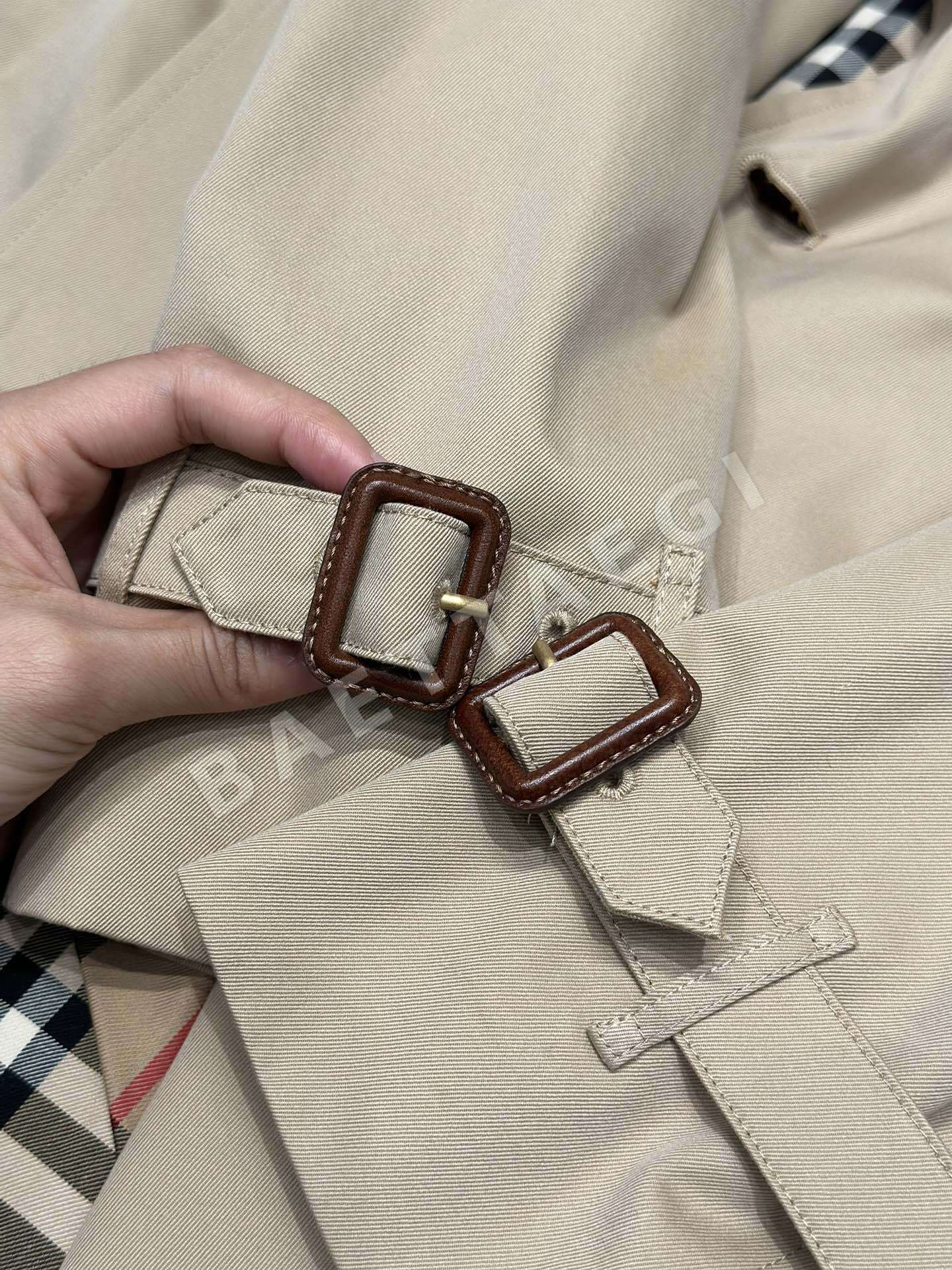 버버리 켄싱턴 트렌치 숏 자켓 상세 이미지 5