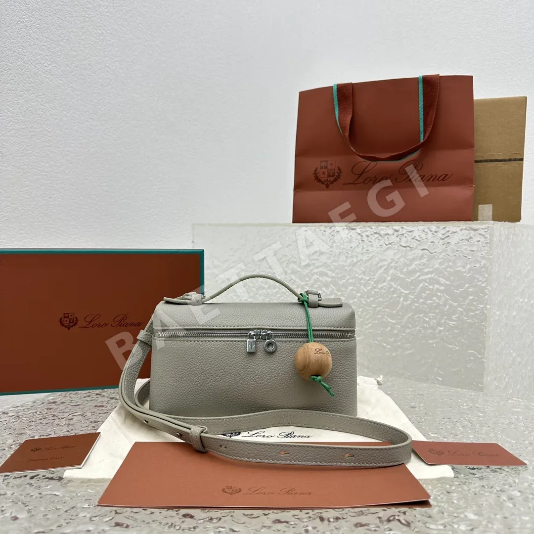 로로피아나 엑스트라포켓 핸드백 128869