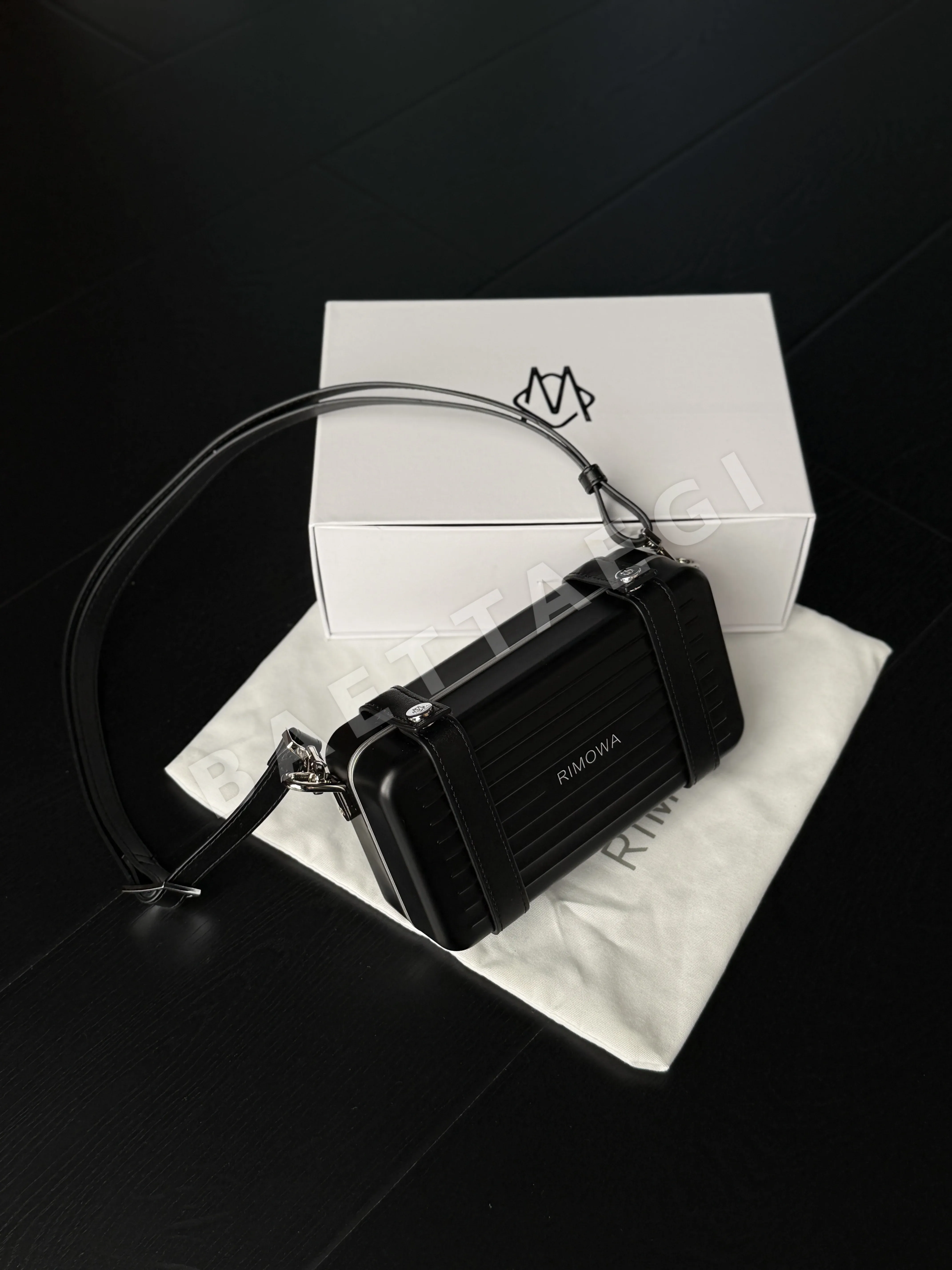 리모와 크로스바디백 여행가방 상세 이미지 8