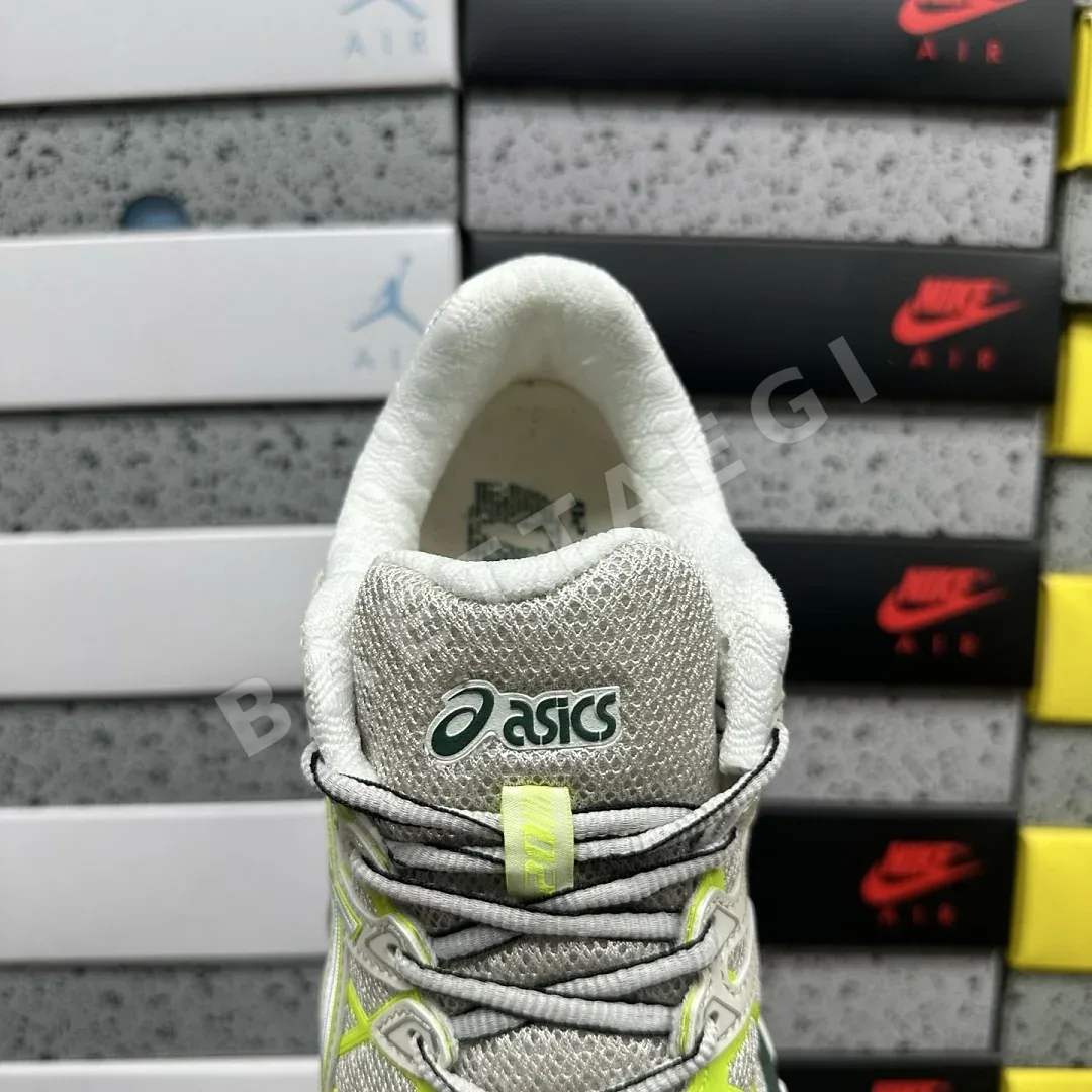 아식스 [KO] 젤 카야노 20 1203A388-103 200445 Asics Gel-Kayano 20 Cream Pure Silver 상세 이미지 4