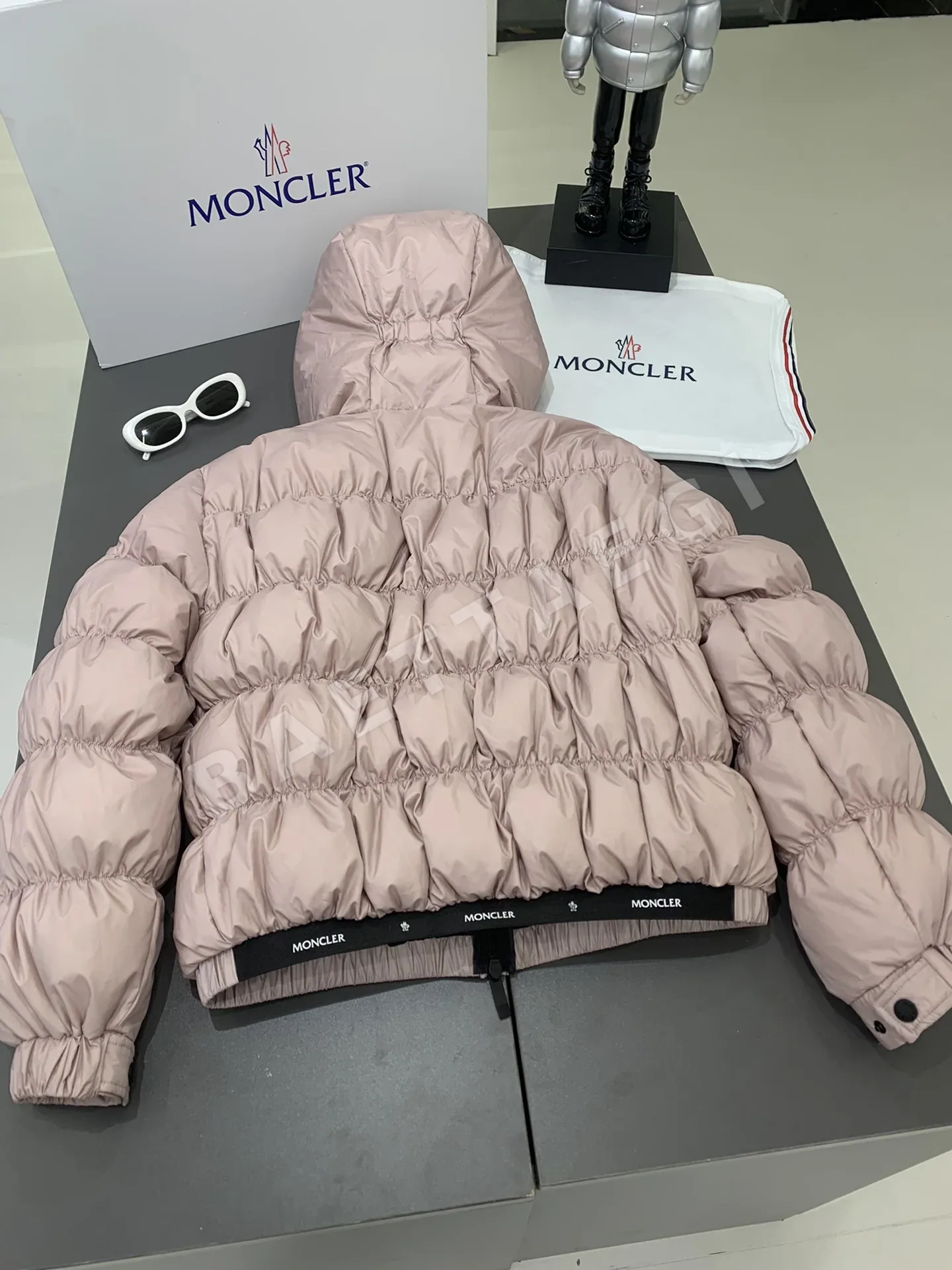 몽클레르 메돈트 쇼트 다운 자켓 상세 이미지 7