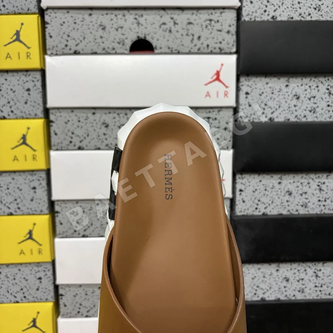 에르메스 [YX] 브라운 205777 Hermes Chypre Sandal X 상세 이미지 5