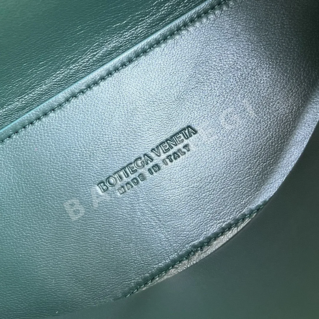 보테가베네타 뉴 오스트리치 레더 가방 805231 5479 상세 이미지 9