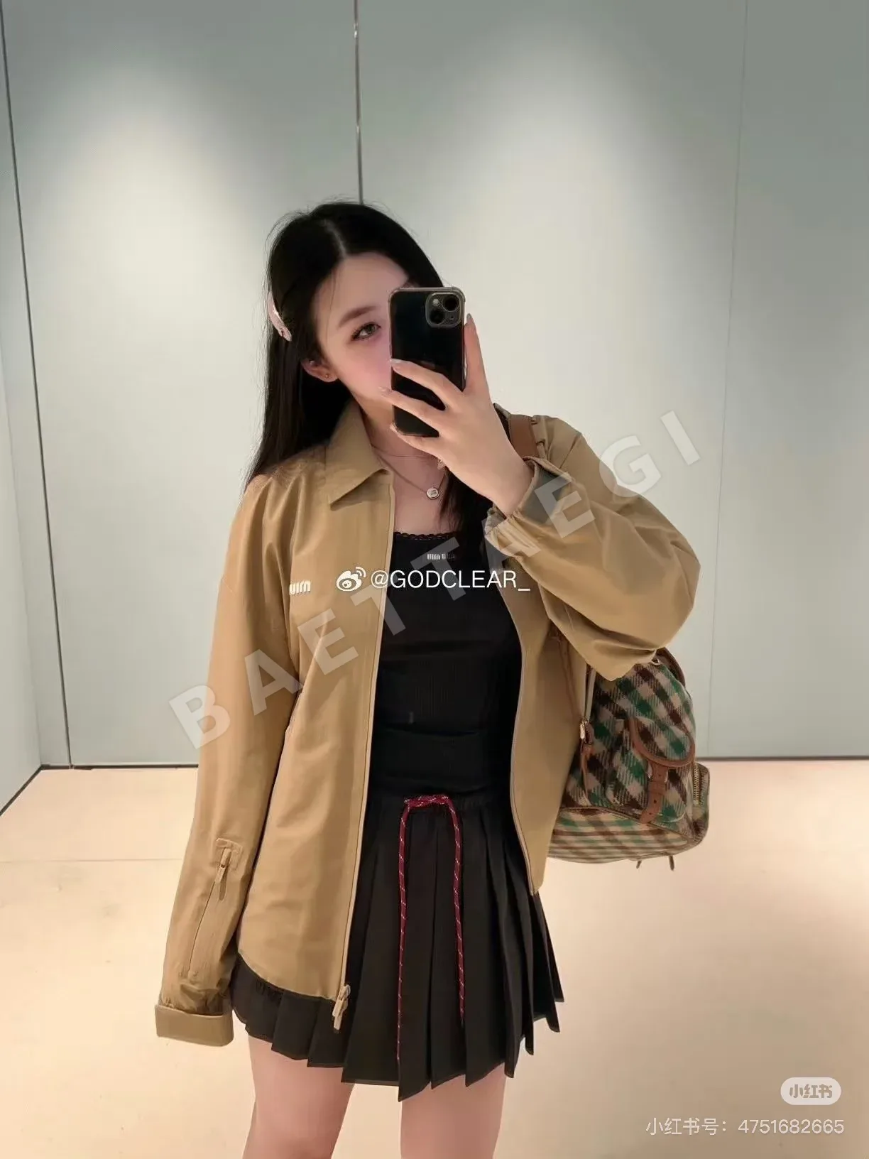 미우미우 컬러 블록 로고 레터 지퍼 여성 자켓 상세 이미지 3