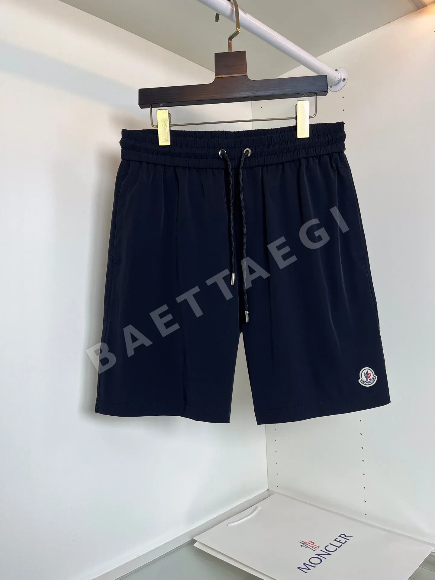몽클레르 남성 클래식 지퍼 반바지 52657