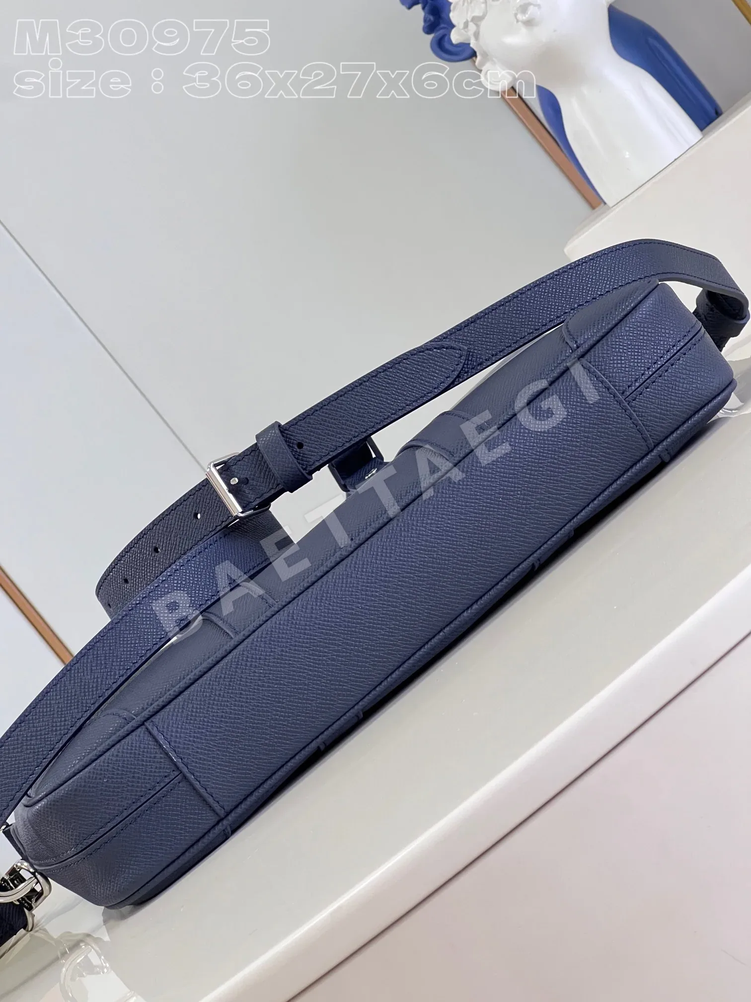 루이비통 블루 에디션 보야지 브리프케이스 가방 M30975 상세 이미지 5
