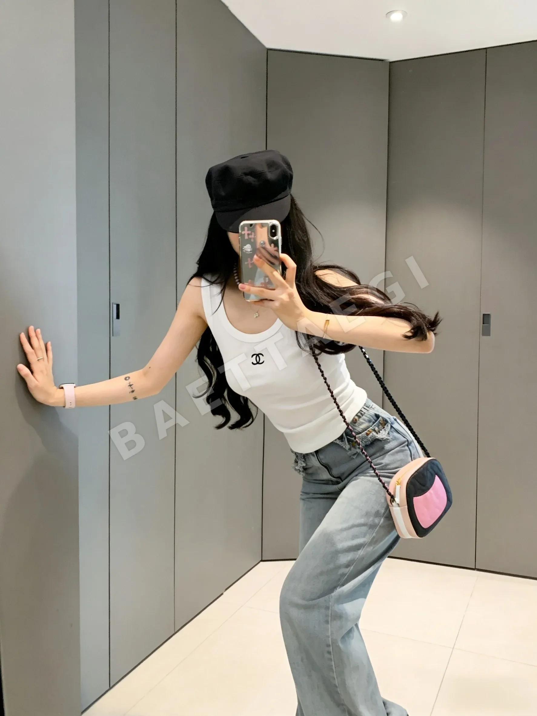 샤넬 여성 슬림 리브 반팔 티셔츠 상세 이미지 8