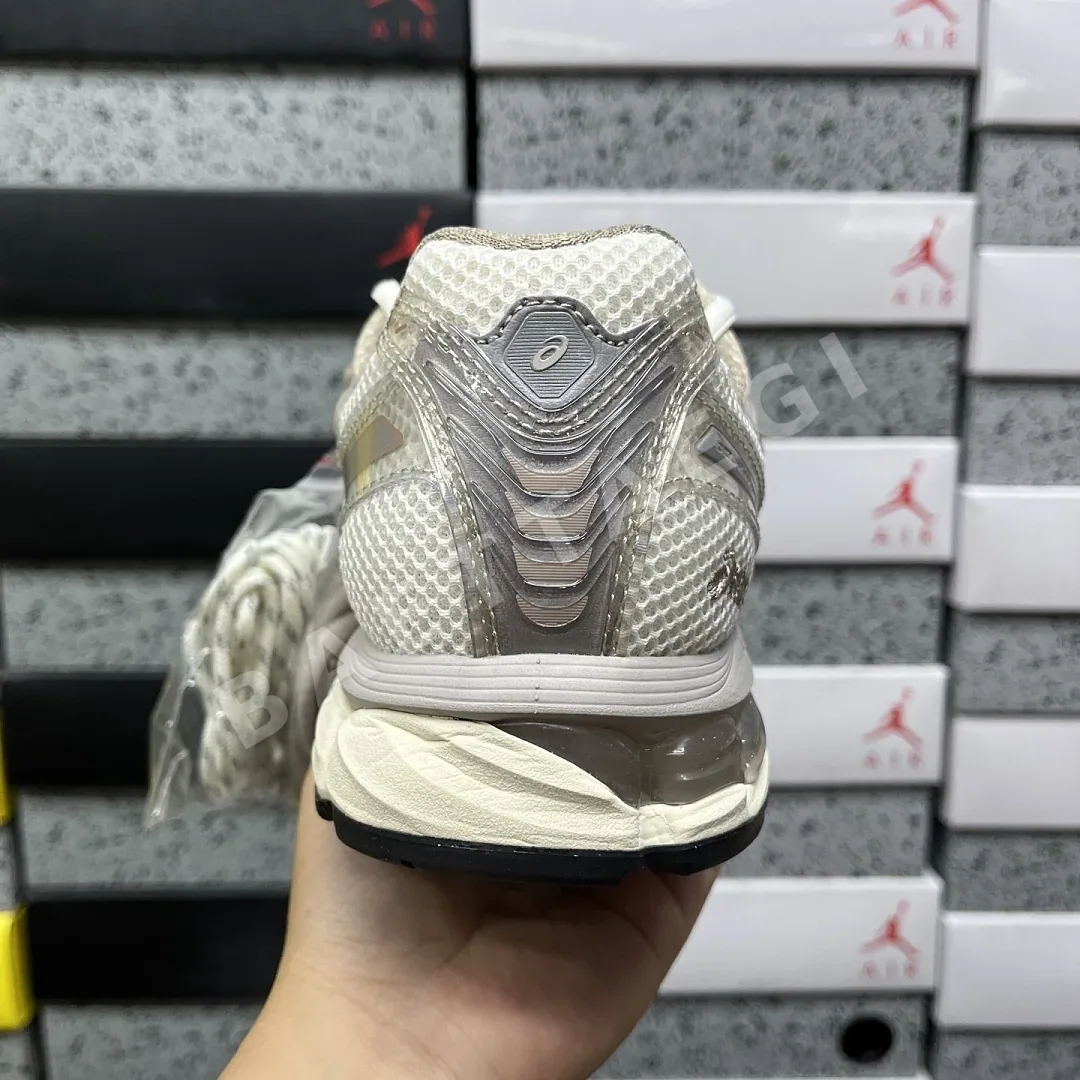 아식스 [ZC] 젤 카야노 12.1 1203B144-100 200426 Asics Gel-Kayano 12.1 Kith Paragon 상세 이미지 8