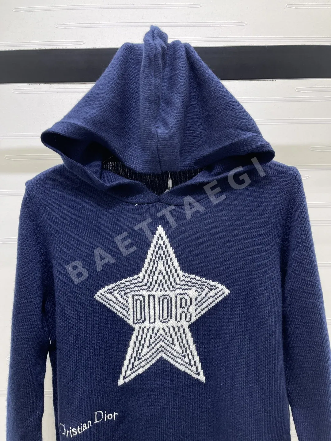 디올 오각별 무늬 후드 니트 상세 이미지 4