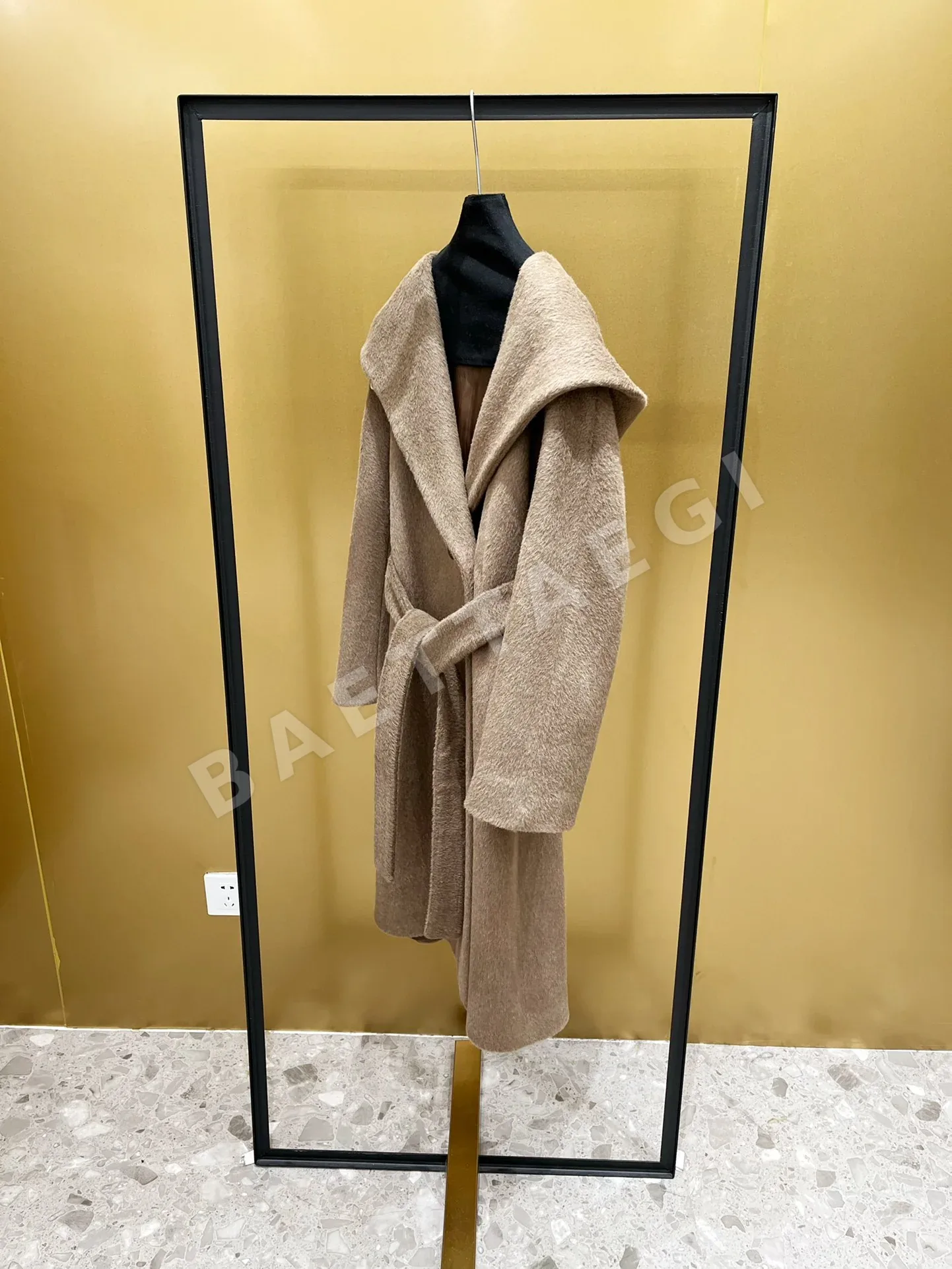 막스마라 알파카 후드 랩 자켓 상세 이미지 2