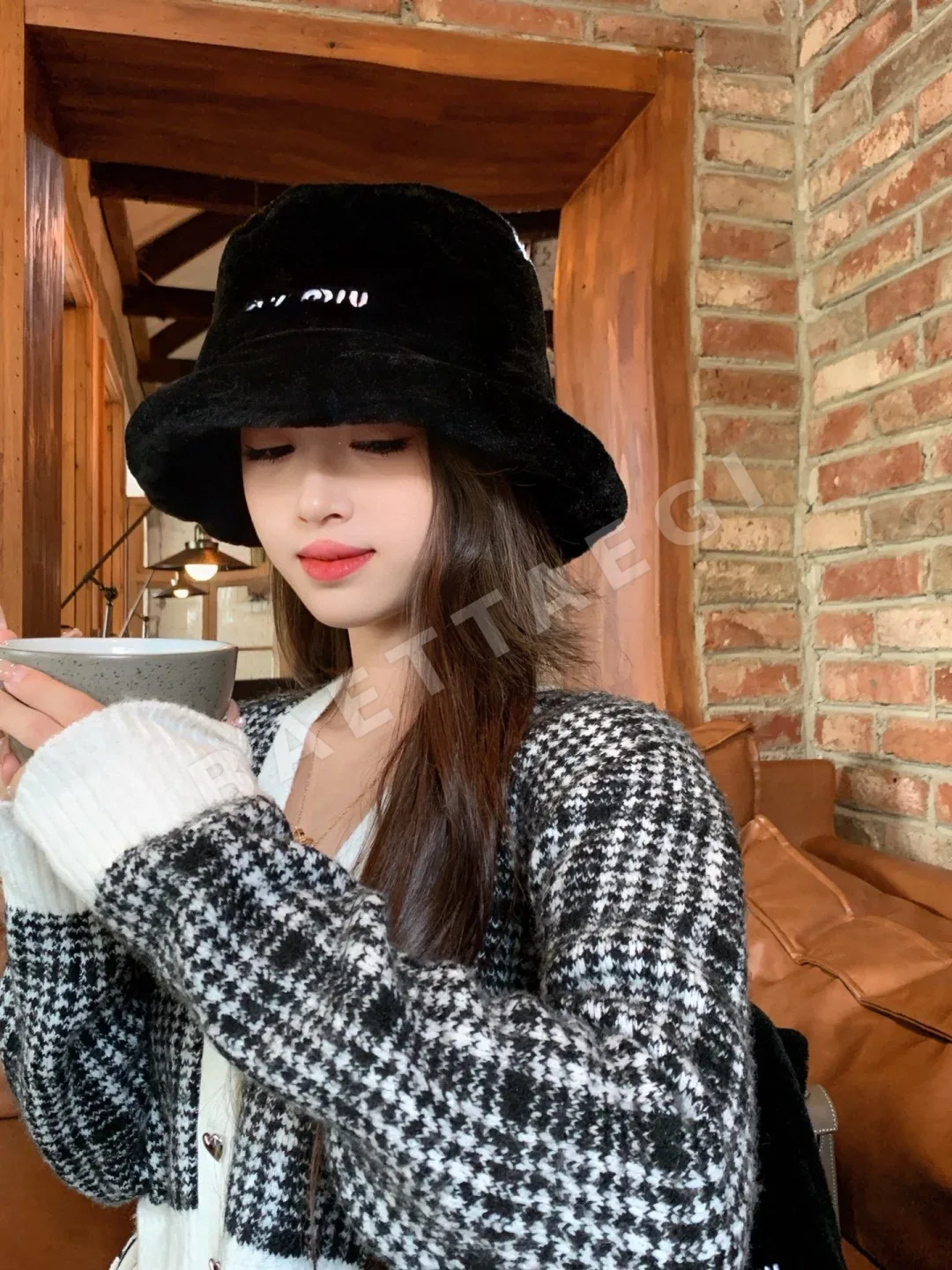 미우미우 페이크 퍼 모자 세트 185803
