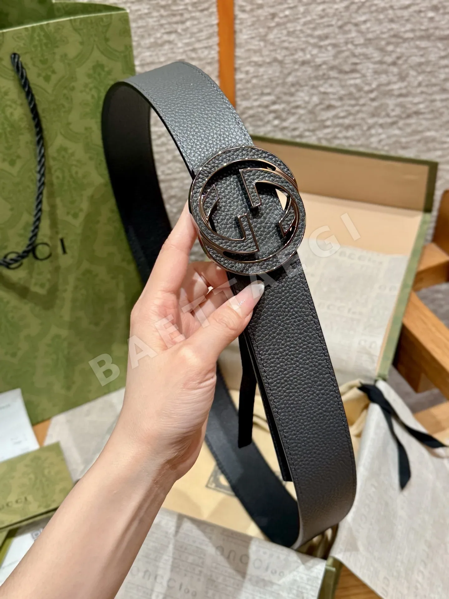 구찌 인터로킹 G 소가죽 양면 벨트 상세 이미지 3