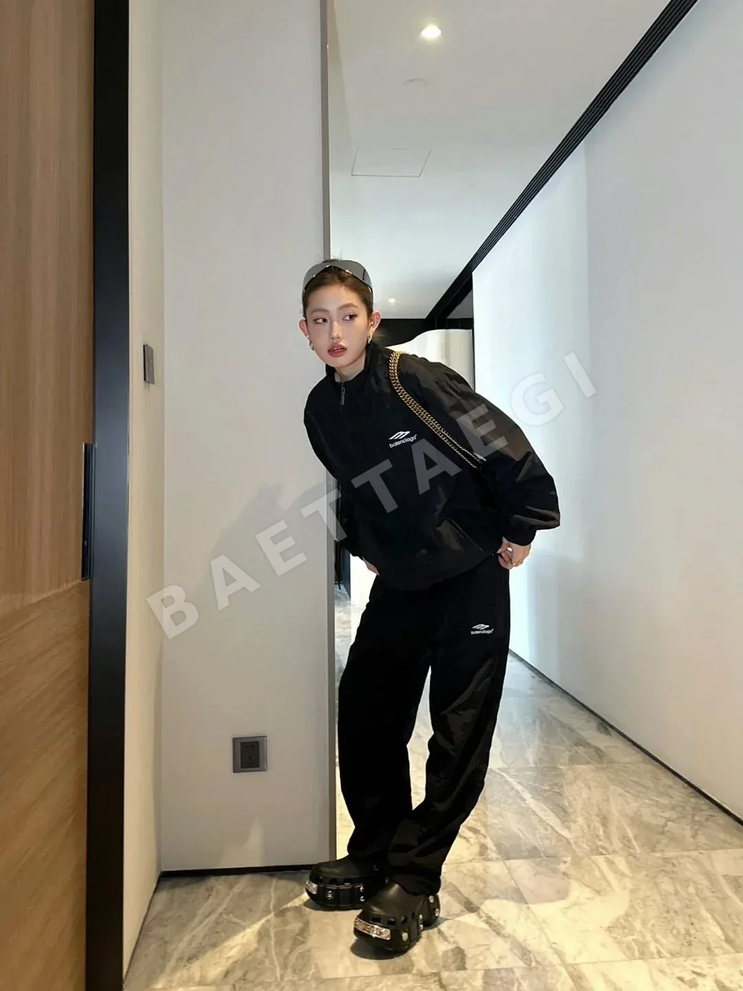 발렌시아가 3 M 자수 스탠드 카라 윈드브레이커 자켓 상세 이미지 22