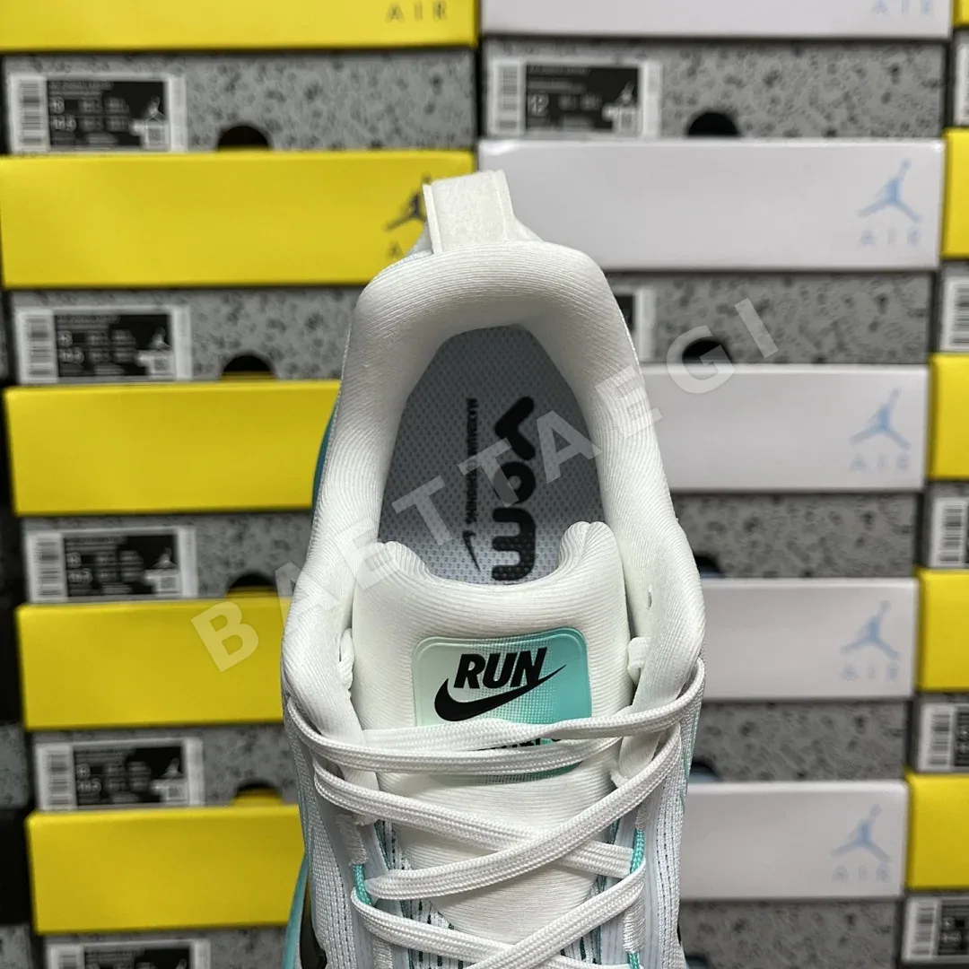 나이키 줌 보메로 18 HM6803-103 201106 Nike Zoom Vomero 18 상세 이미지 6