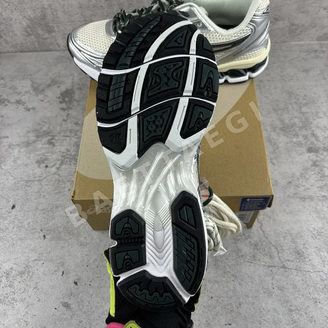 아식스 [ZC] 젤 카야노 14 1203A566-100 200260 Asics Gel-Kayano 14 Kith Cream Scarab 상세 이미지 7
