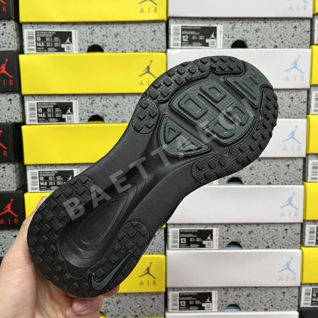 나이키 줌 보메로 18 HM6803-005 201103 Nike Zoom Vomero 18 상세 이미지 2