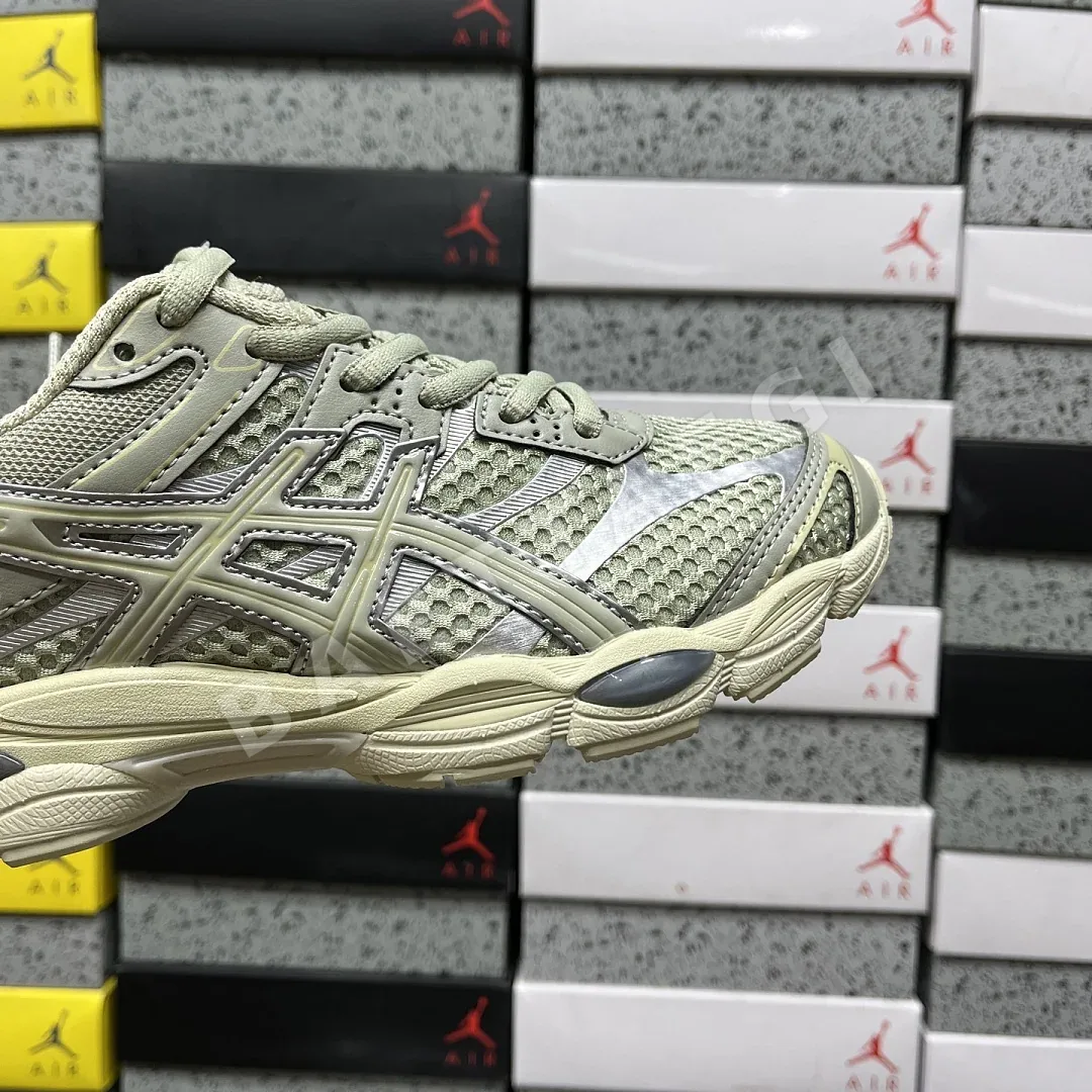 아식스 [WZ] 젤 큐뮬러스 16 1203A733-300 200409 Asics Gel-Cumulus 16 Dried Leaf Green 상세 이미지 4