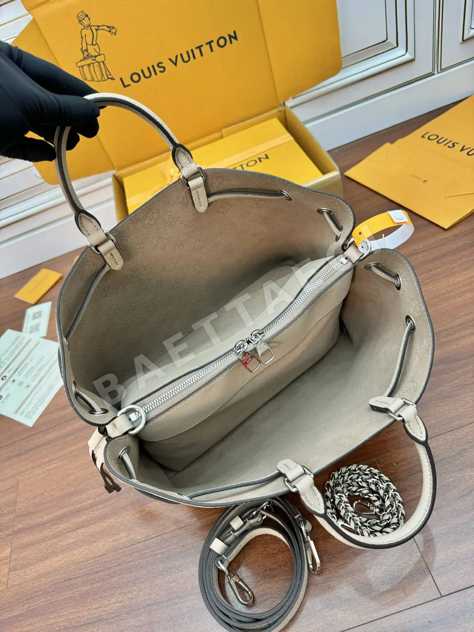 루이비통 M59201 가죽 가방 상세 이미지 3