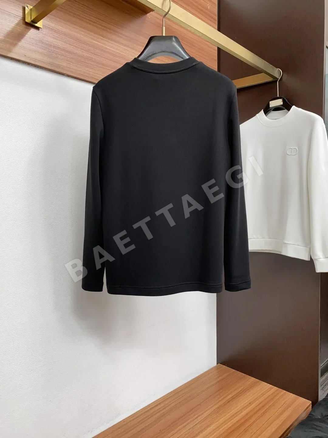 프라다 모달 혼방 남성 긴팔 티셔츠 상세 이미지 11