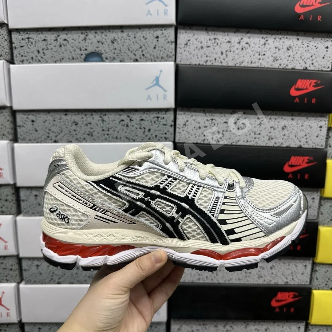 아식스 [ZC] 젤 카야노 12.1 1203B103-100 200478 Asics Gel-Kayano 12.1 Lapstone & Hammer 상세 이미지 2