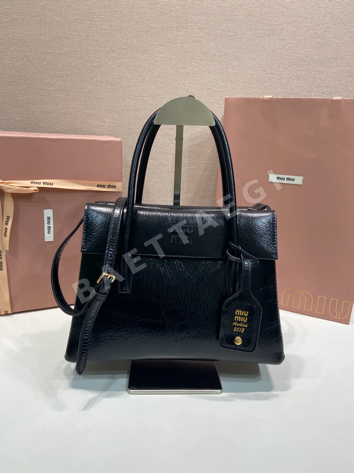미우미우 카프스킨 핸드백 5BA302 67153