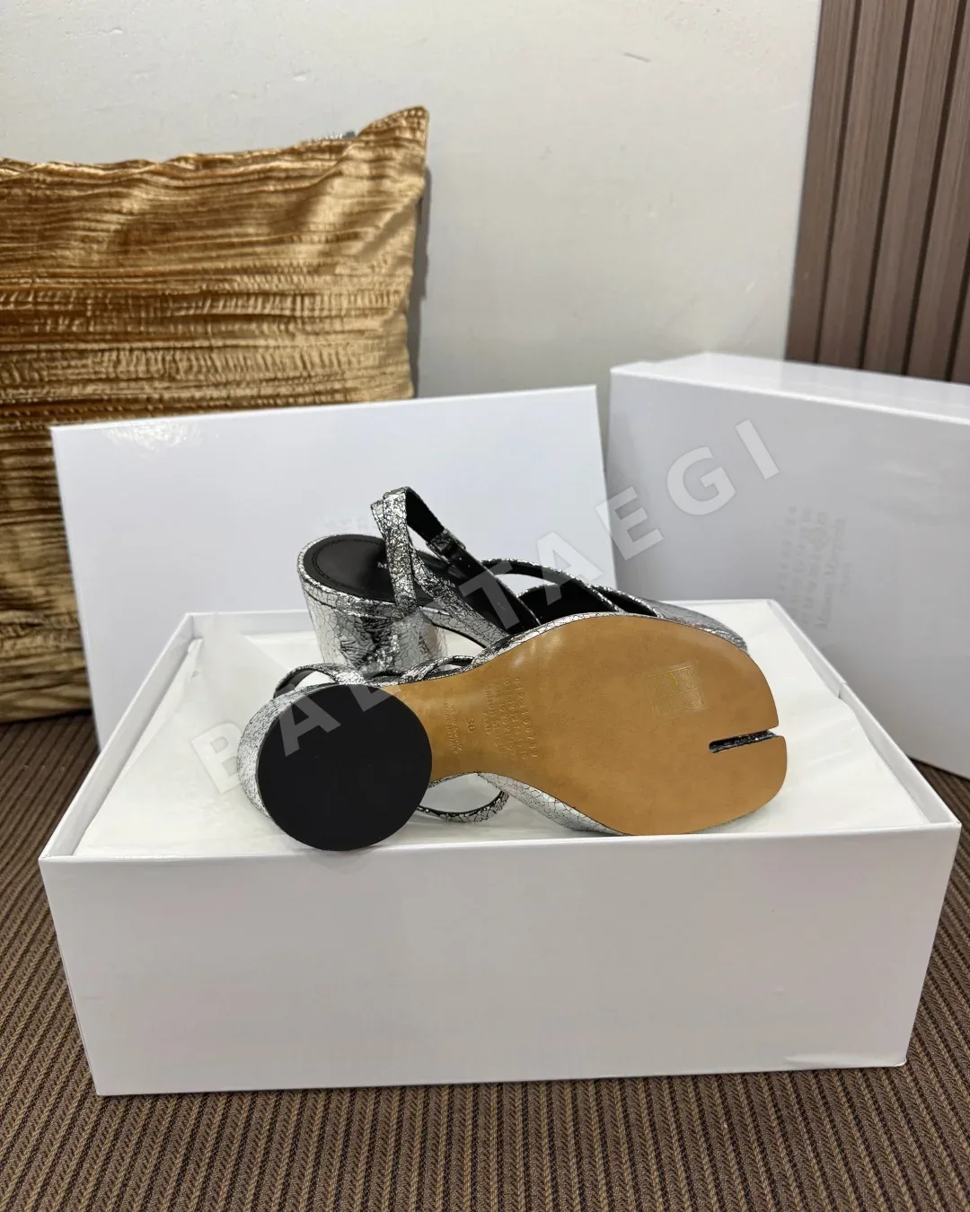 마르지엘라 MM6 스플릿 토 하이힐 샌들 상세 이미지 9