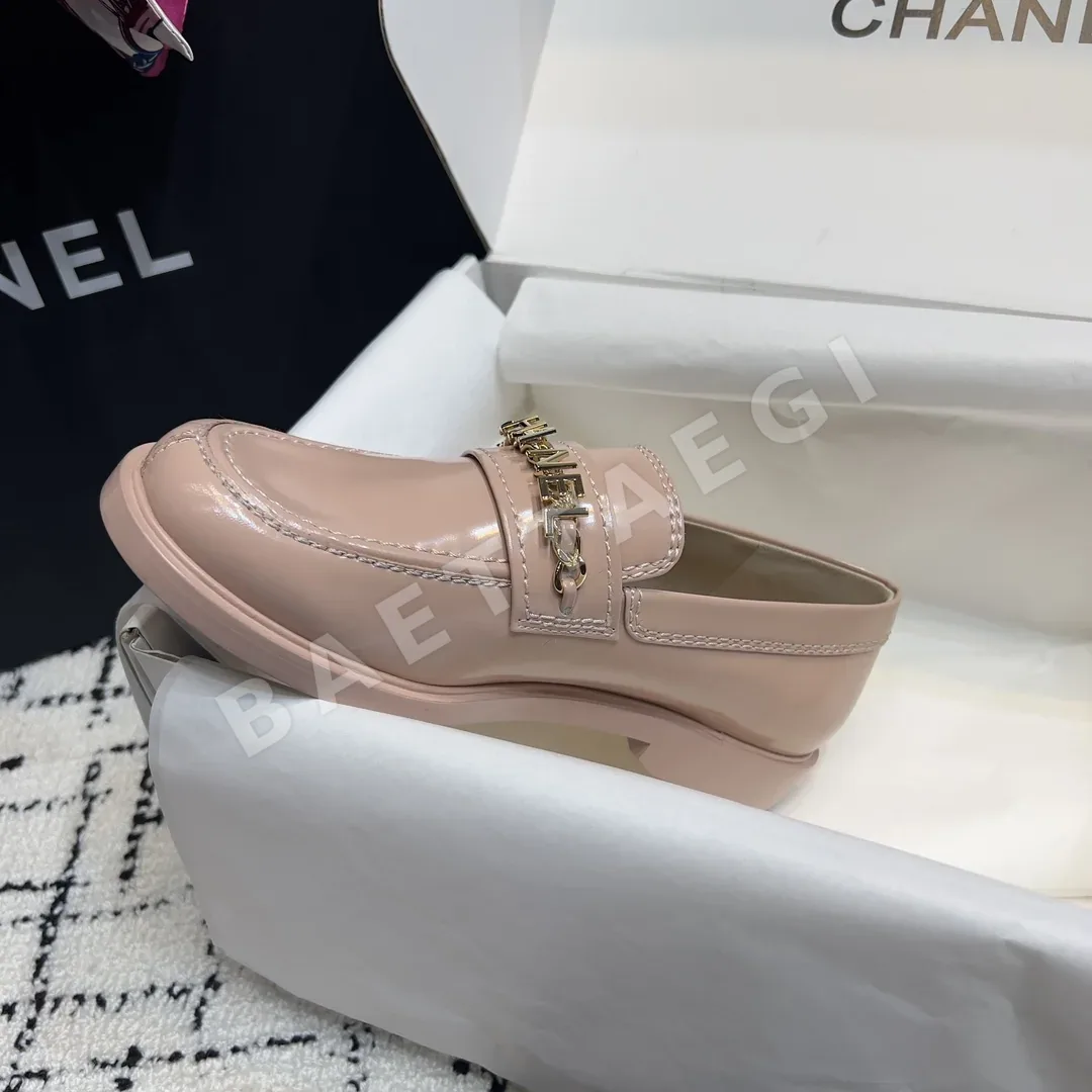 샤넬 메탈 레터 체인 로퍼 상세 이미지 6