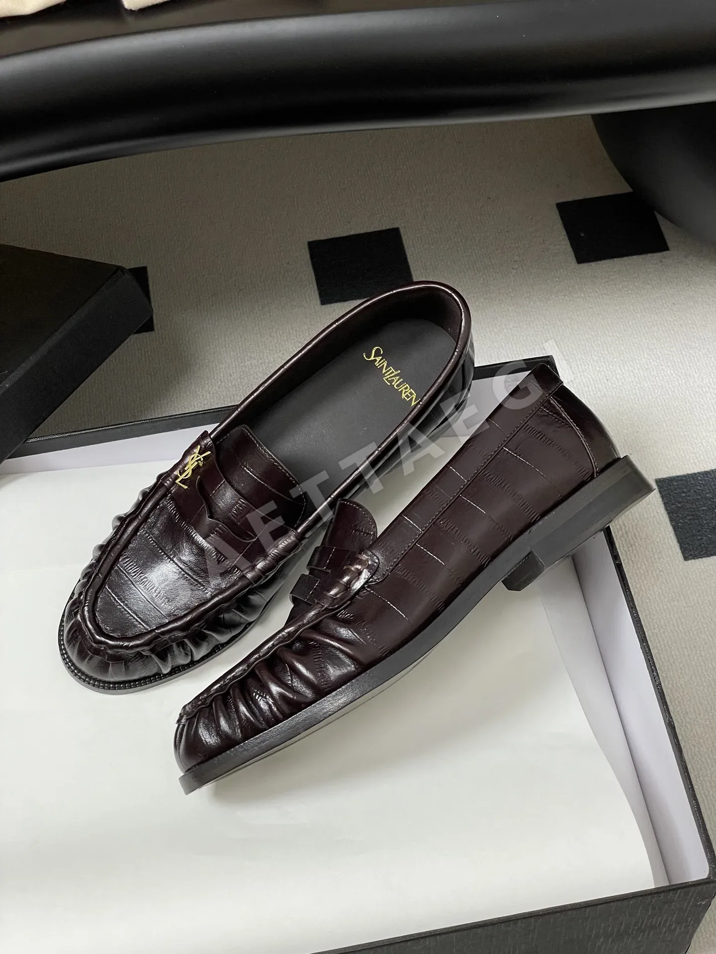 생로랑 YSL 메탈 로고 로퍼 9475 상세 이미지 4