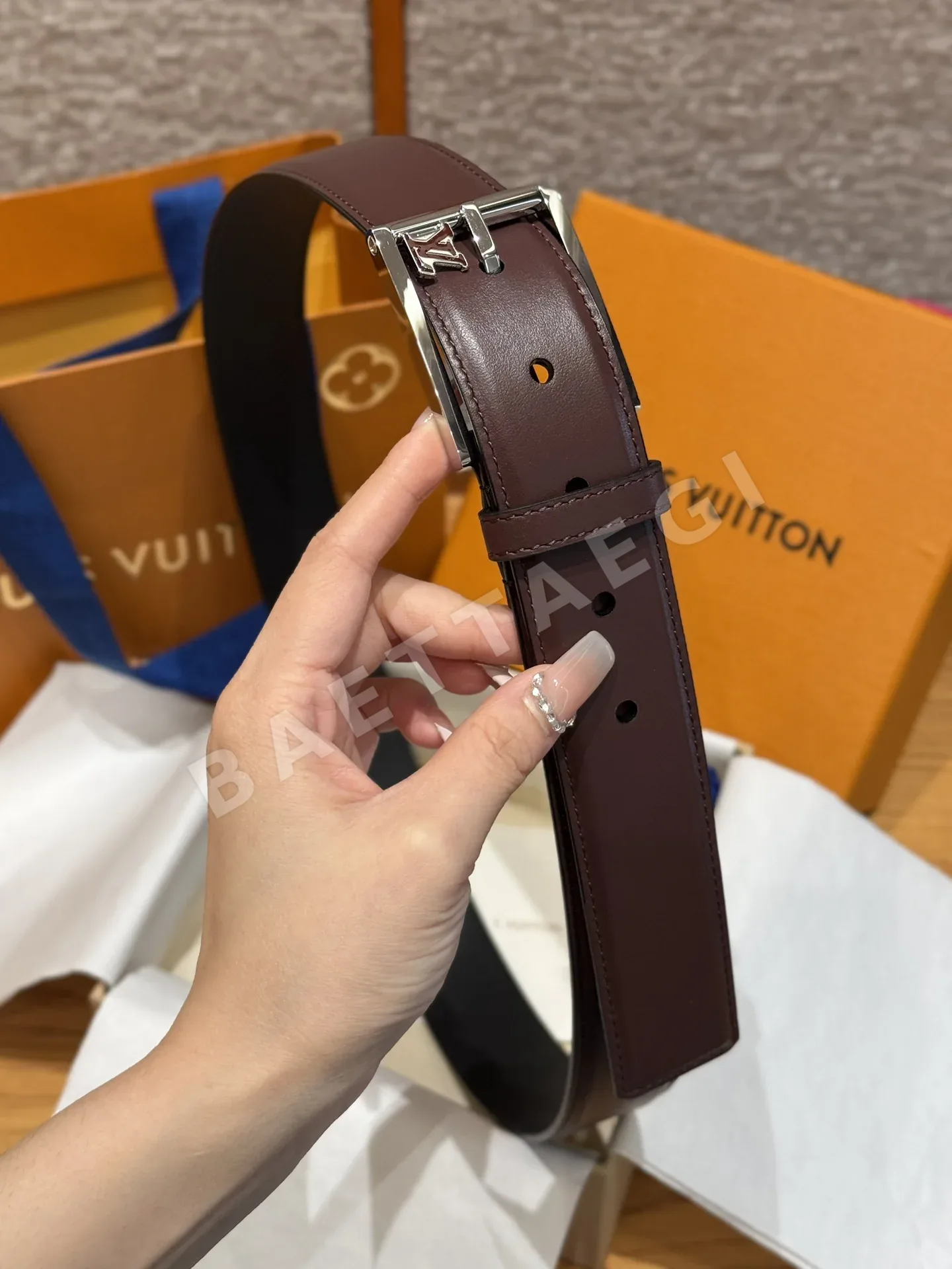 루이비통 양면 소가죽 핀 버클 벨트 상세 이미지 3