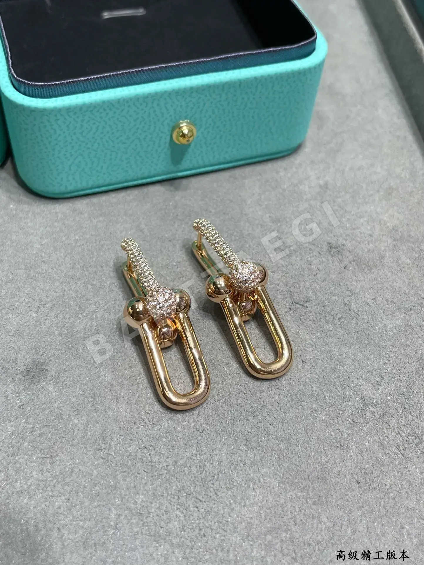 티파니 더블 링 말굽 버클 귀걸이 상세 이미지 4