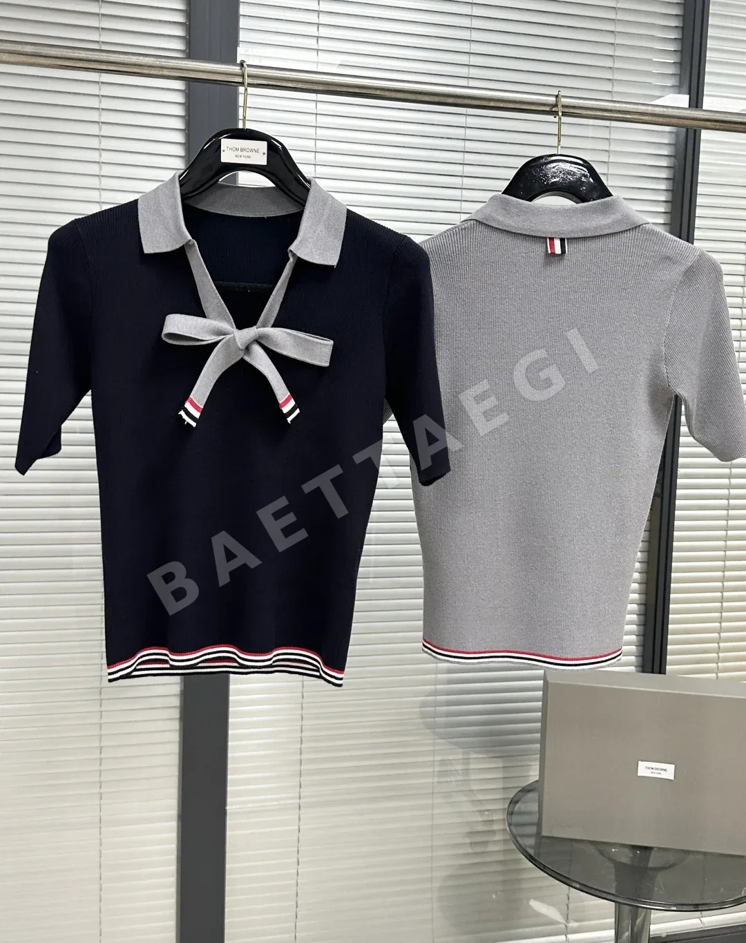 톰브라운 리브 니트 허리 타이 장식 반팔 폴로셔츠 상세 이미지 4