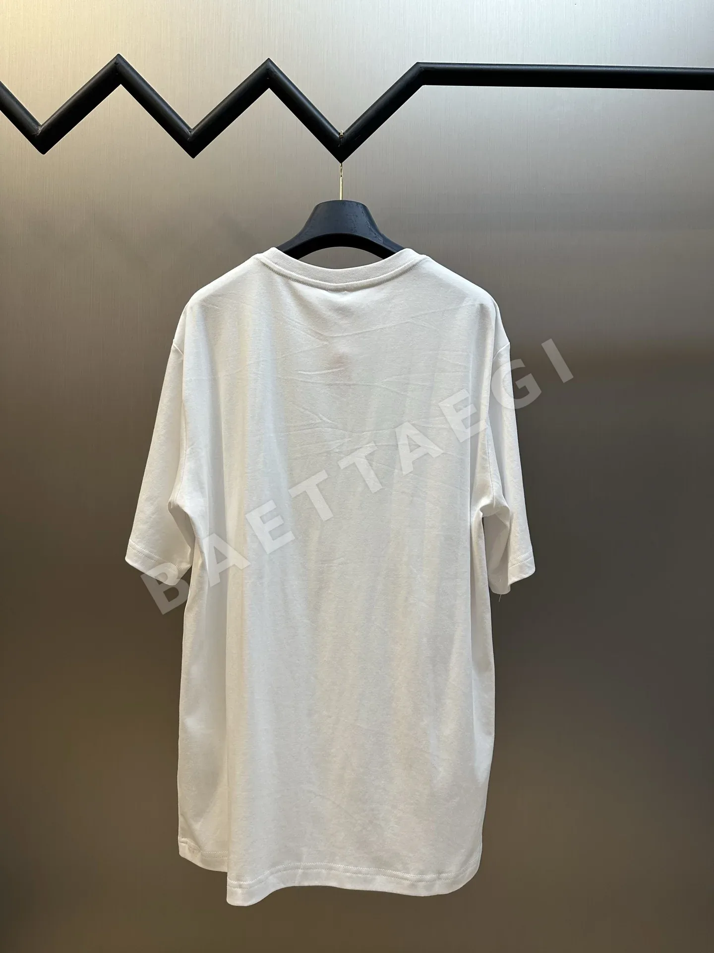 벨루티 가죽 라벨 남성 반팔 티셔츠 상세 이미지 4
