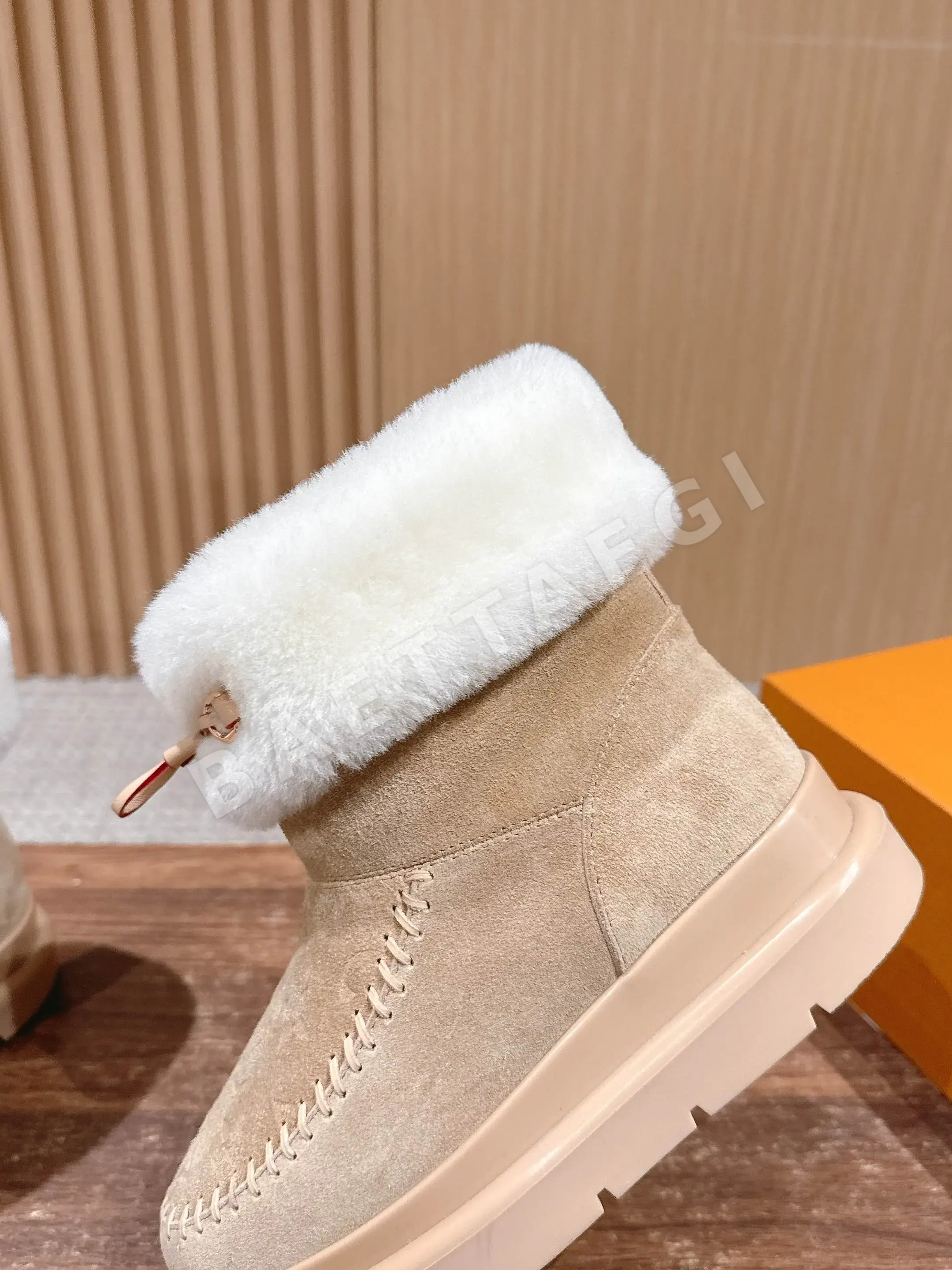 루이비통 코르티나 스웨이드 앵클 부츠 상세 이미지 7