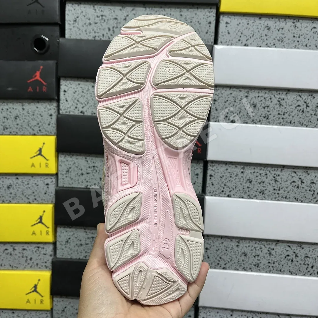 아식스 [RT] 젤 NYC 1203A571-100 200367 Asics Gel-NYC Kicki Yang Zhang Pink Cream 상세 이미지 4