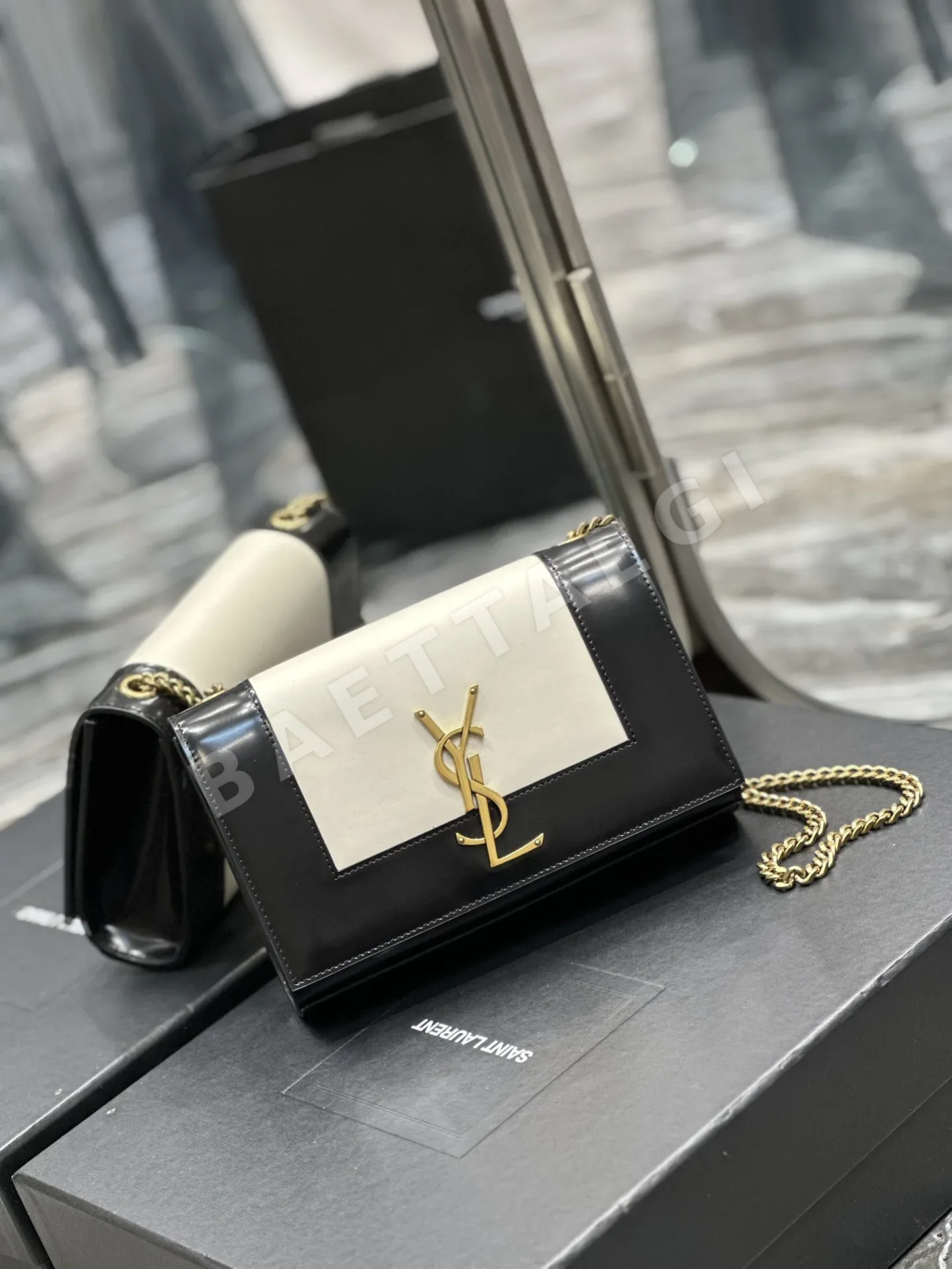 생로랑 KATE WOC 20 cm 가방 상세 이미지 2