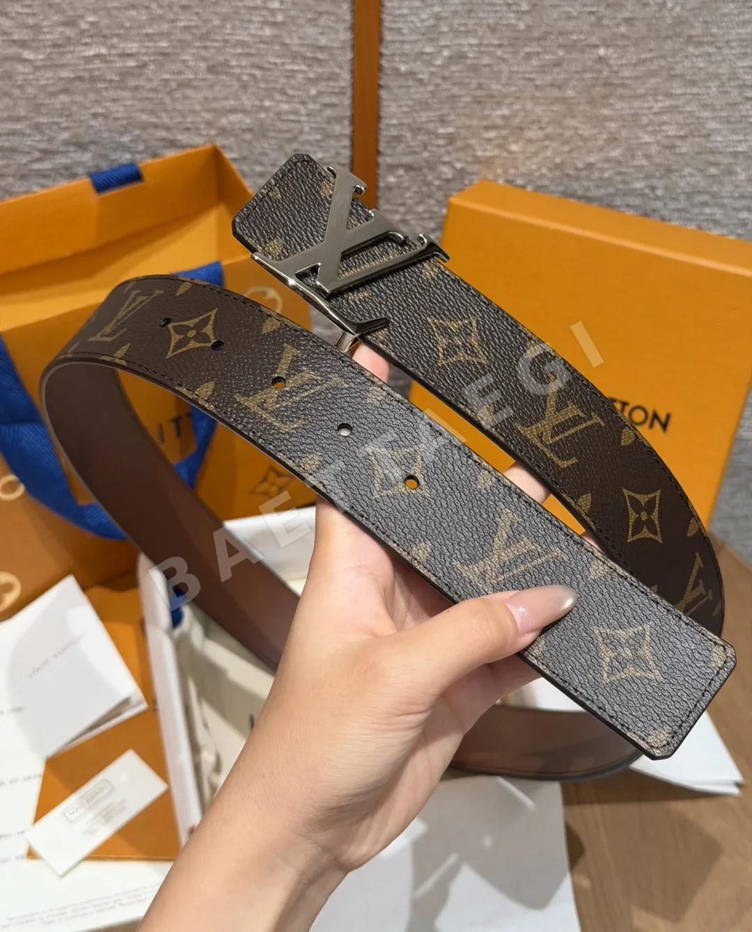 루이비통 이니셜 40mm 리버시블 벨트 상세 이미지 6