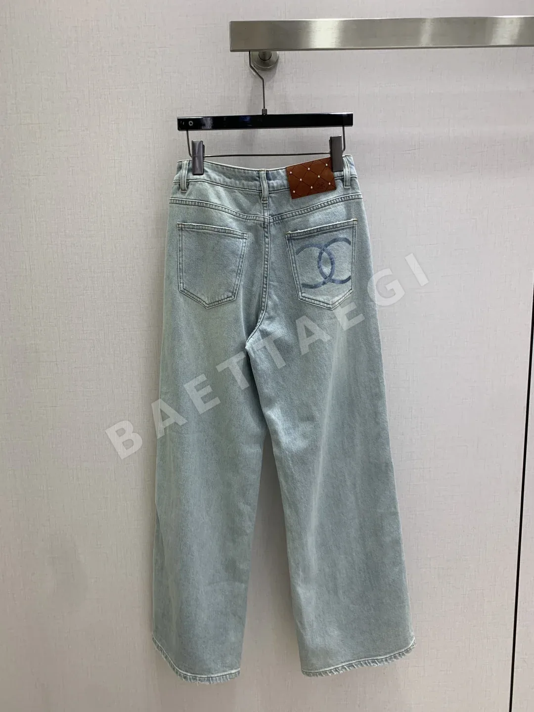 샤넬 더블 C 가죽 라벨 여성 바지 상세 이미지 9