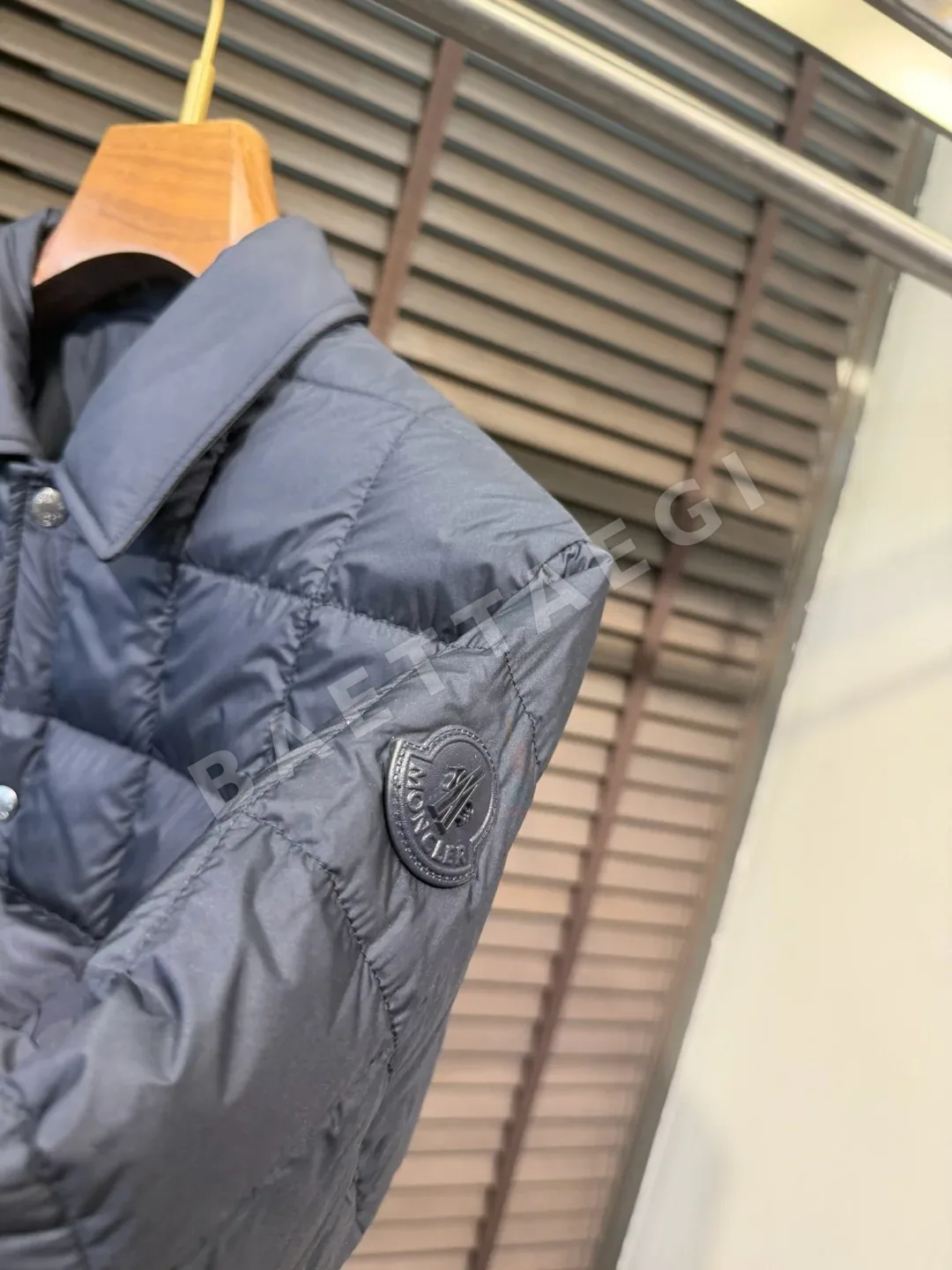 몽클레르 친환경 폴리에스터 다운 남성 자켓 M8995 상세 이미지 6