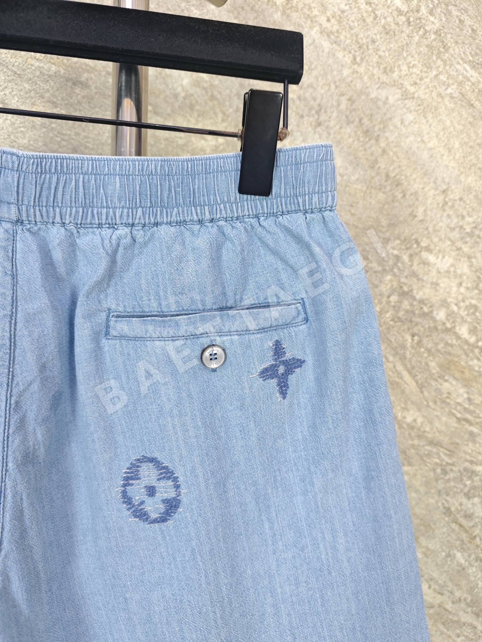 루이비통 샹보르 자수 로고 남성 반바지 상세 이미지 8