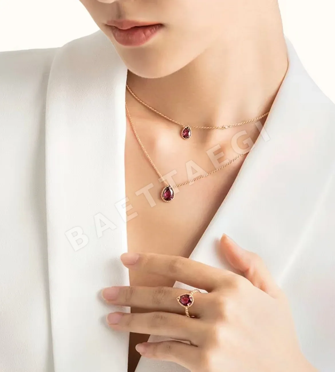 부쉐론 로즈 가넷 다이아몬드 티어드롭 목걸이 63217